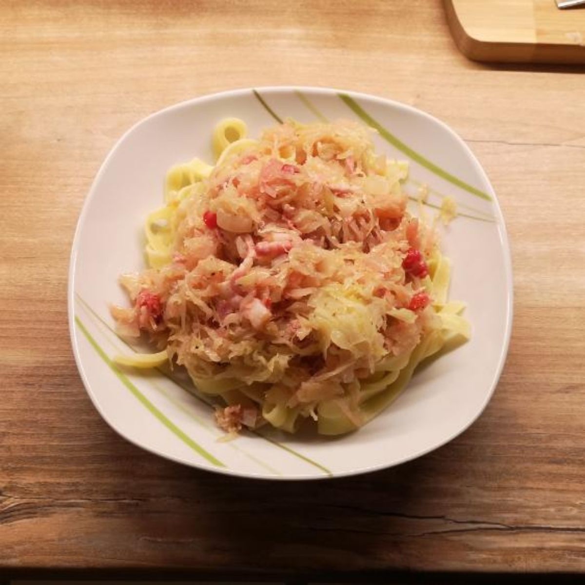 Nudel-Sauerkraut-Pfanne | Rezept | Kitchen Stories