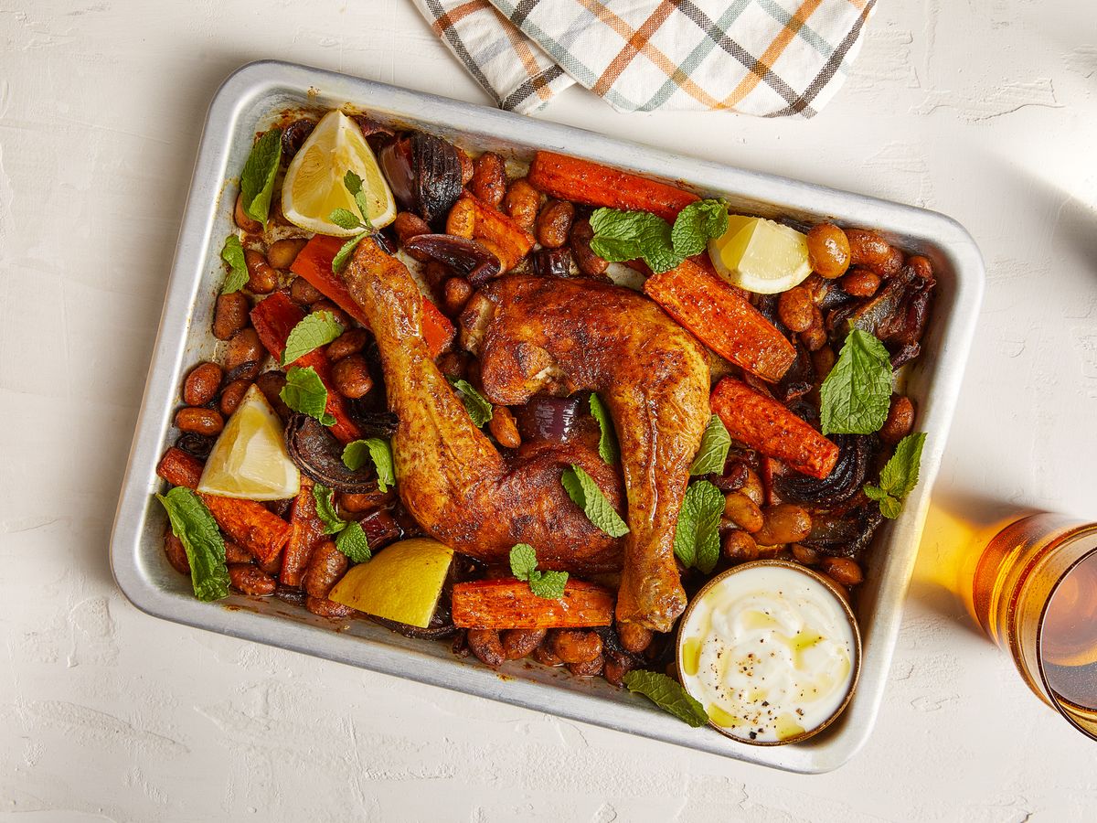 Spiced sheet pan chicken with dates and beans | Recipe | Kitchen Stories