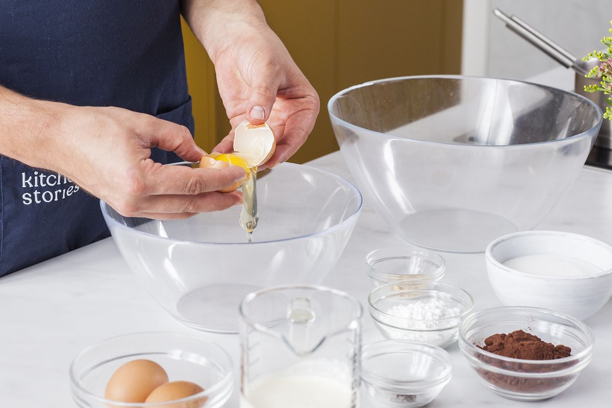 Flourless fivespice chocolate cake with ginger cream Recipe