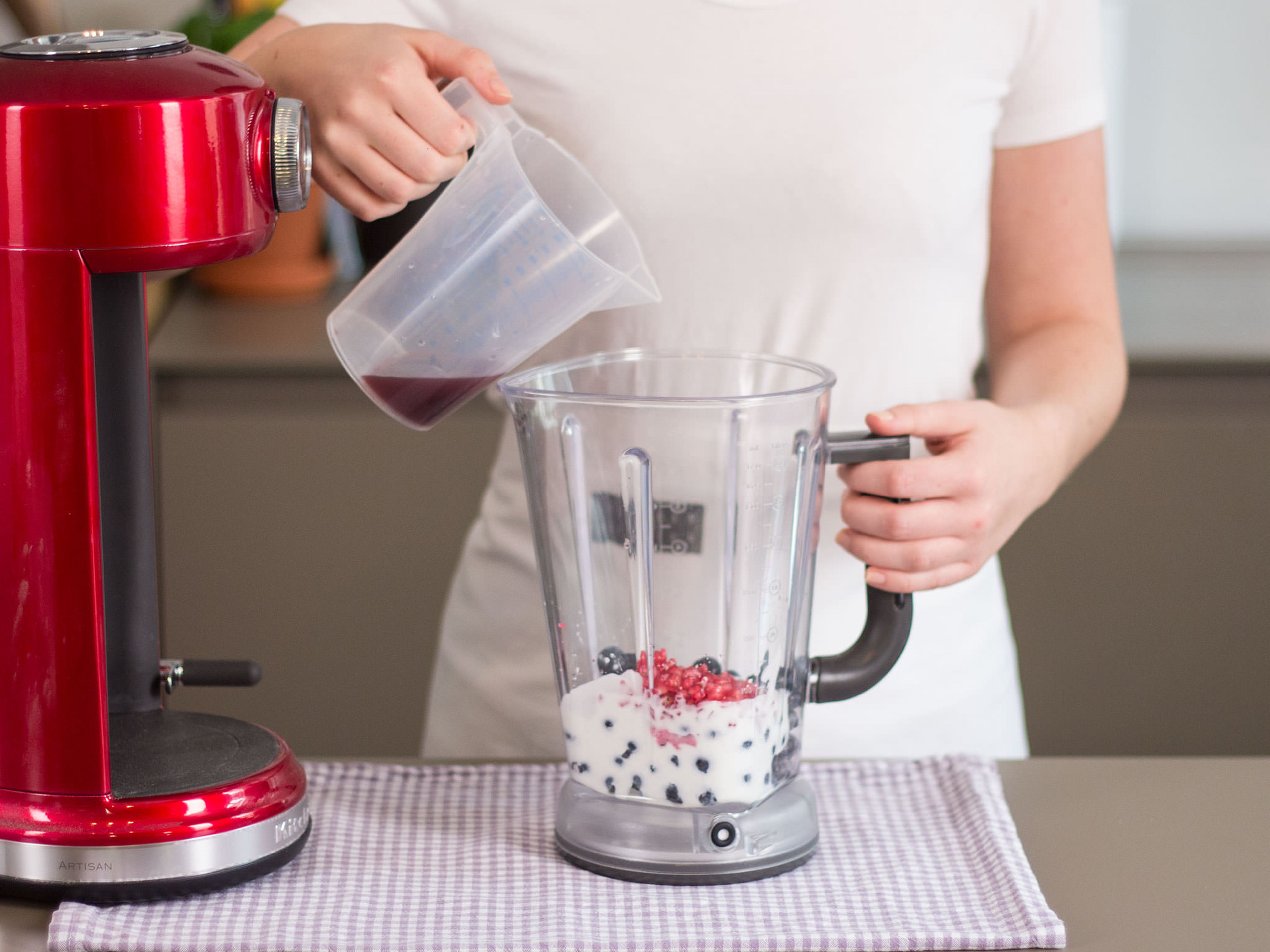 Add pomegranate seeds, blueberries, yogurt, and pomegranate juice to blender. Blend on high speed for approx. 1 – 2 min. until smooth. Enjoy straightaway and garnish with pomegranate seeds.