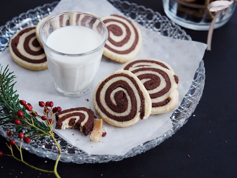Black and white spiral cookies