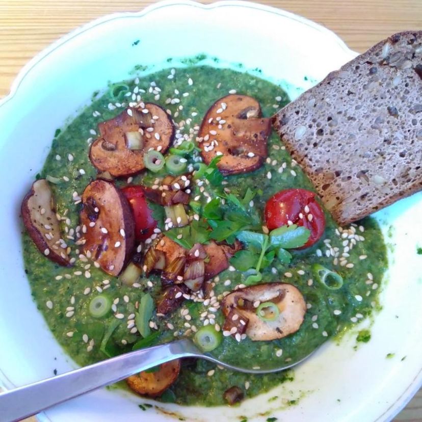 Brokkoli-Spinat-Suppe