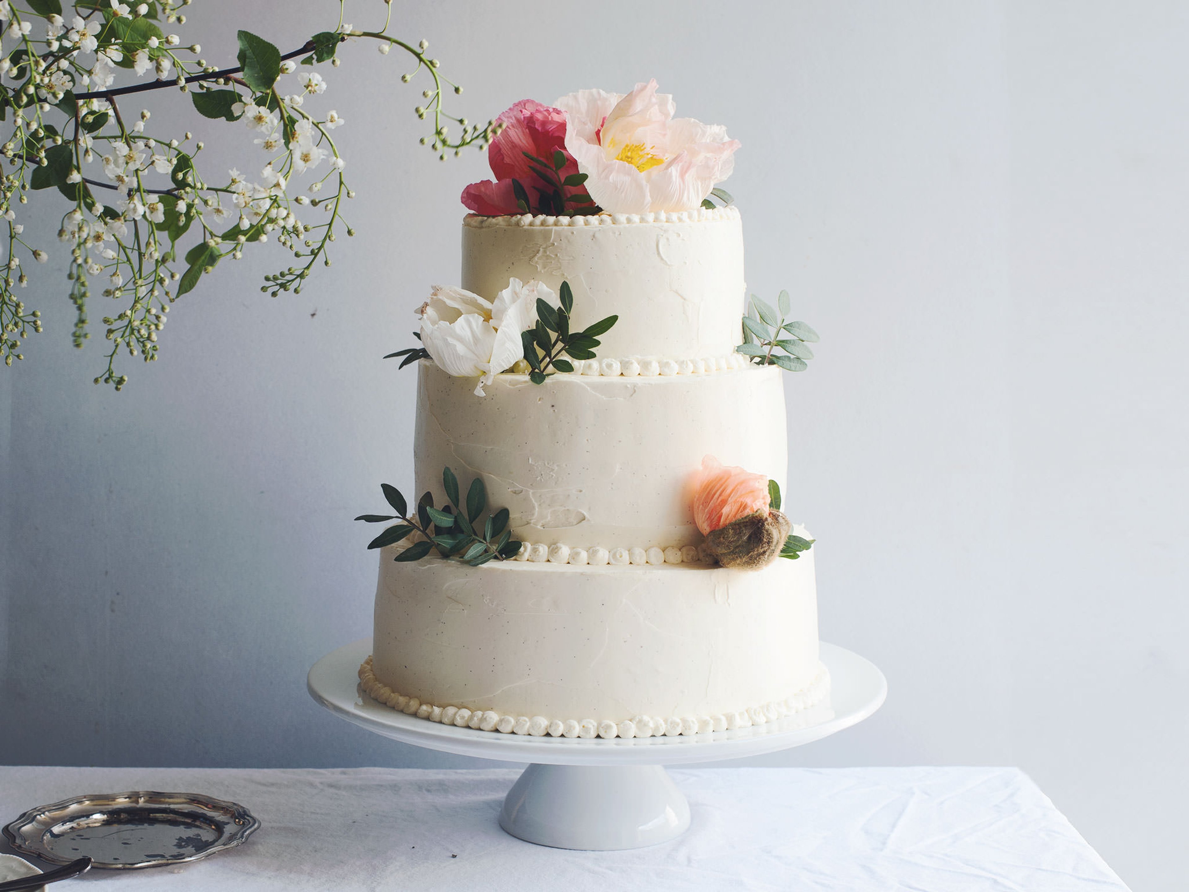 Learn How to Make a Tiered Cake 