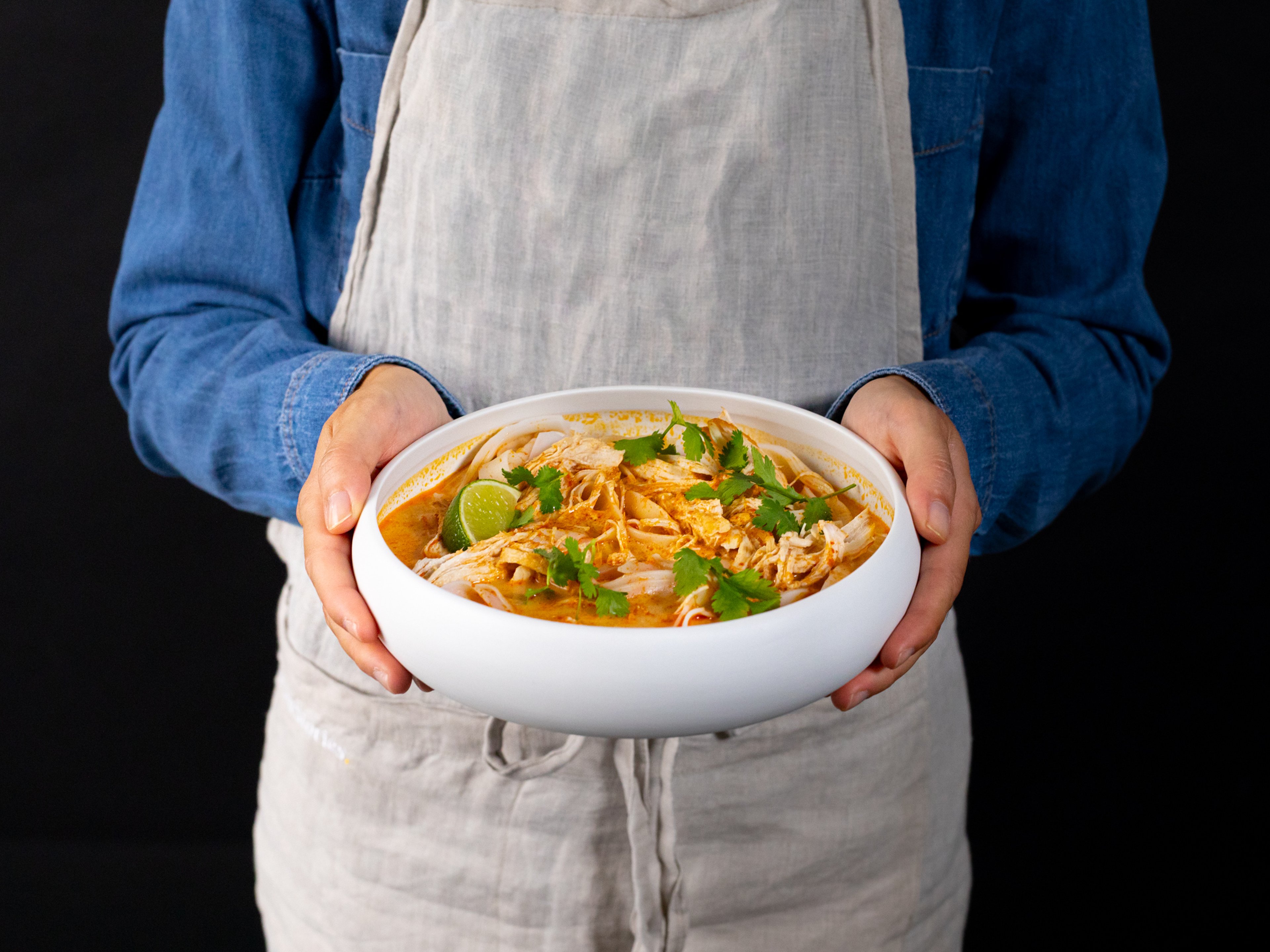 5-ingredient red curry chicken soup