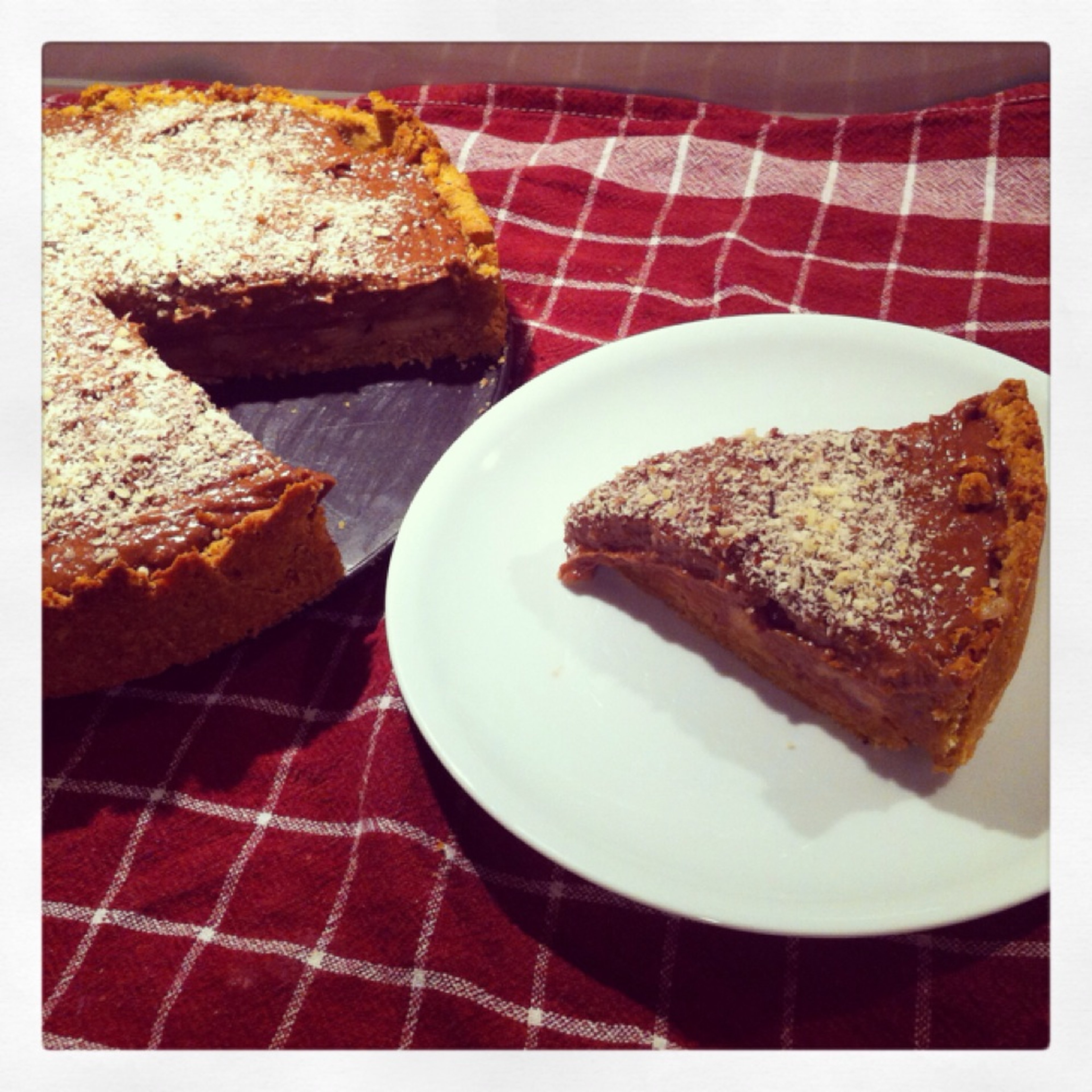 Pear and hazelnut tart