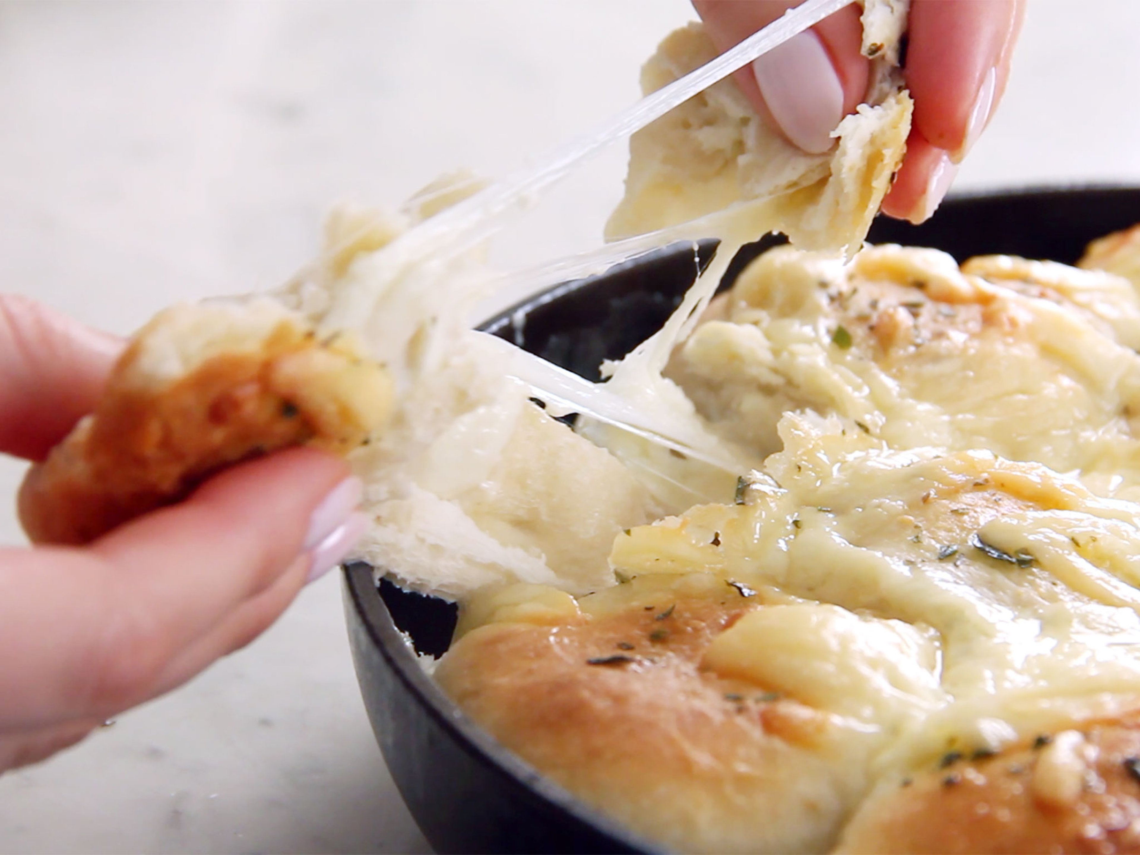 Gefüllte Pizzabrötchen