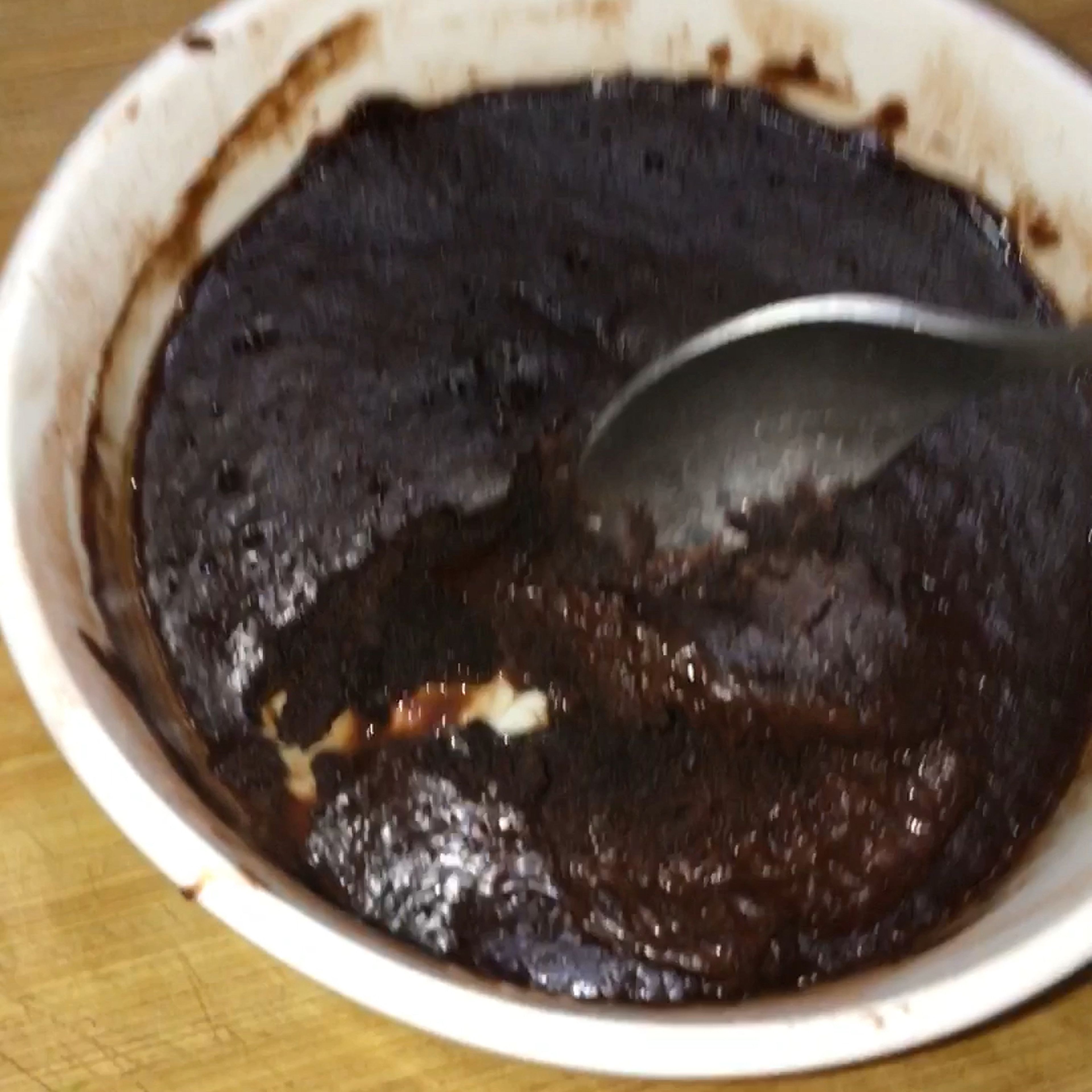 Bake the big cup, or the 3 smaller cups, in microwave with 900 Wt for 1 minut (more or less)