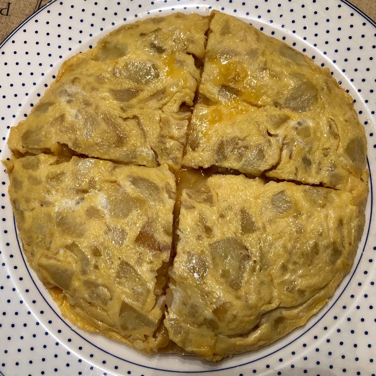 Spanish potato omelette / Tortilla de patatas | Recipe | Kitchen Stories