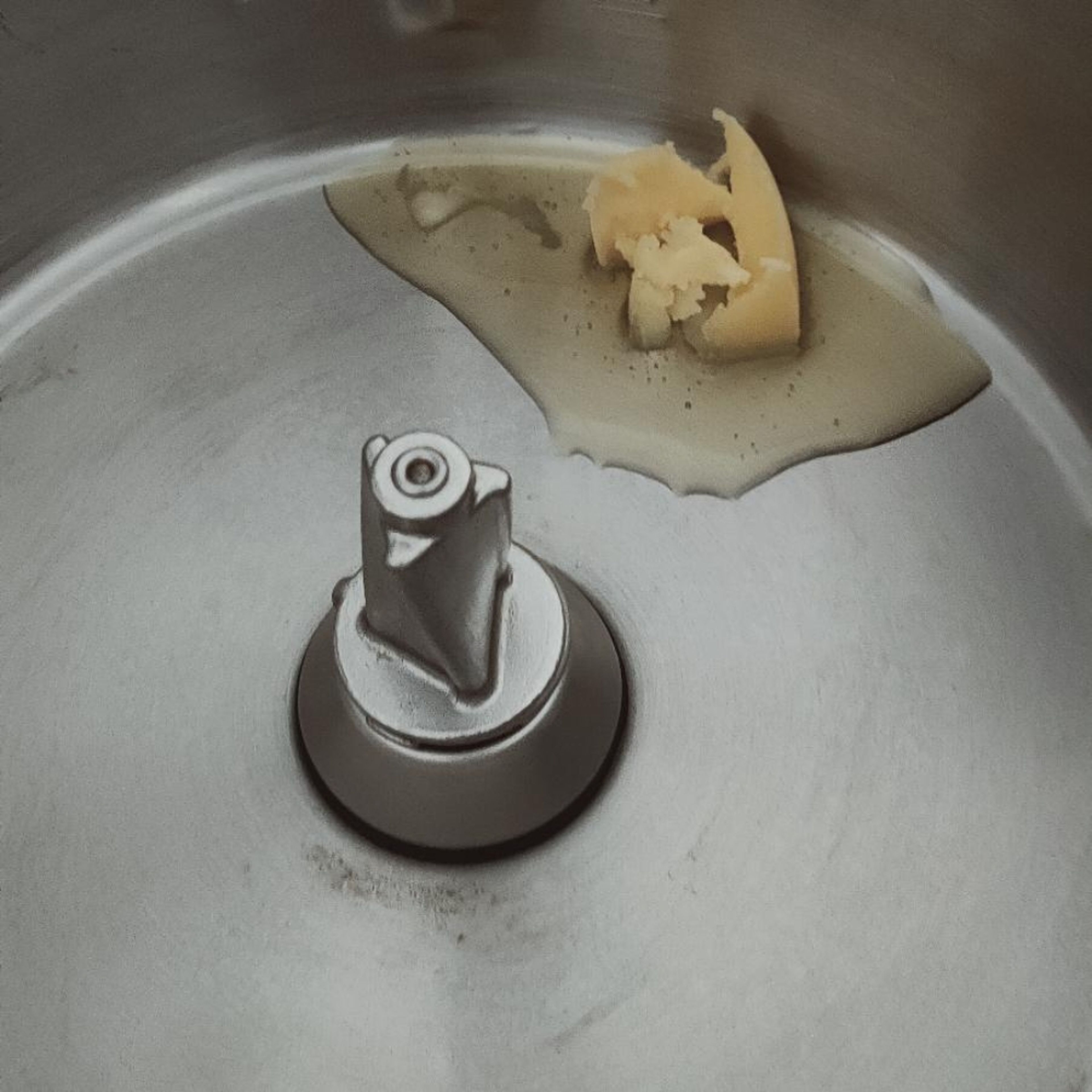 Gemüse entnehmen. Dampfgaraufsatz vorsichtig entfernen. Topf ausspülen und abtrocknen. Butterschmalz zugeben und erhitzen ( Stufe 0 I 120°C I 1 Min.).