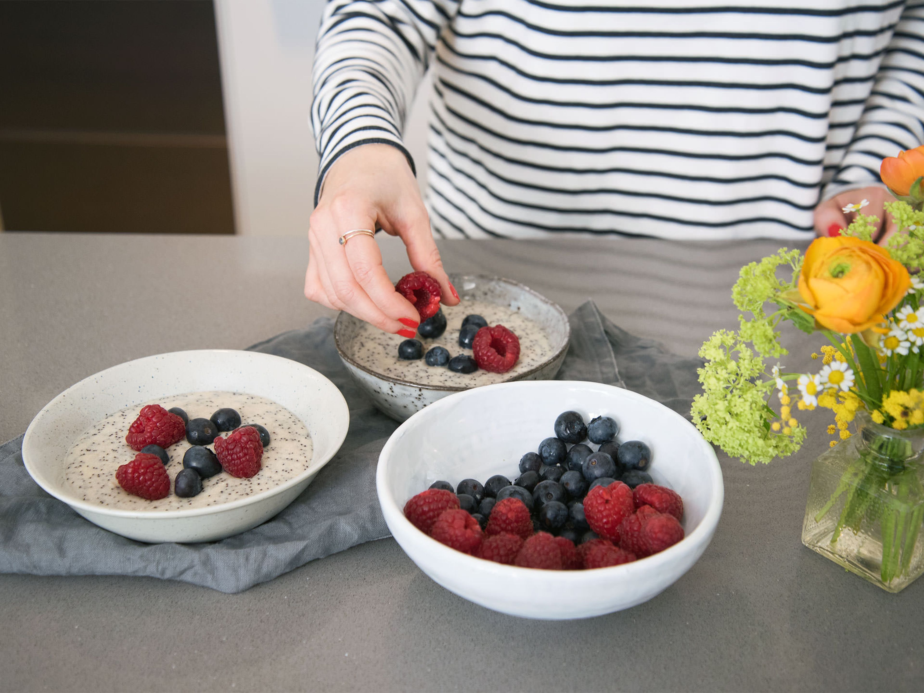 While still hot, transfer porridge to serving bowls and let sit for approx. 5 – 10 min. Garnish with berries and top with more maple syrup, if desired. Enjoy!