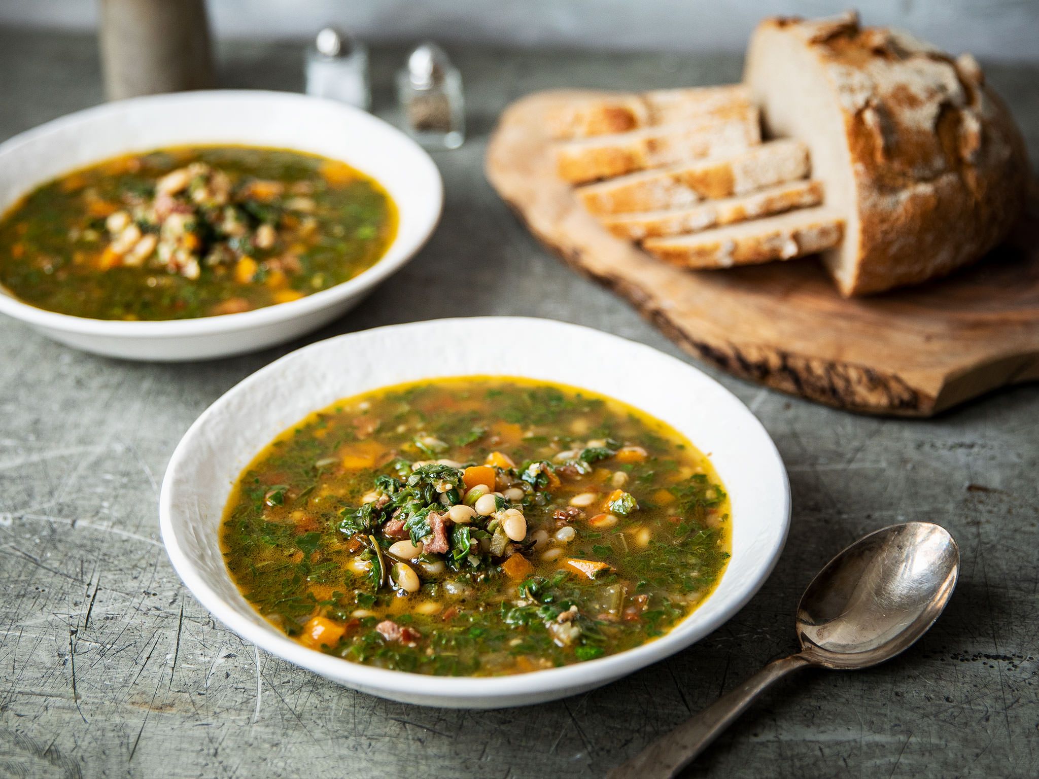 Spinach and white bean soup | Recipe | Kitchen Stories