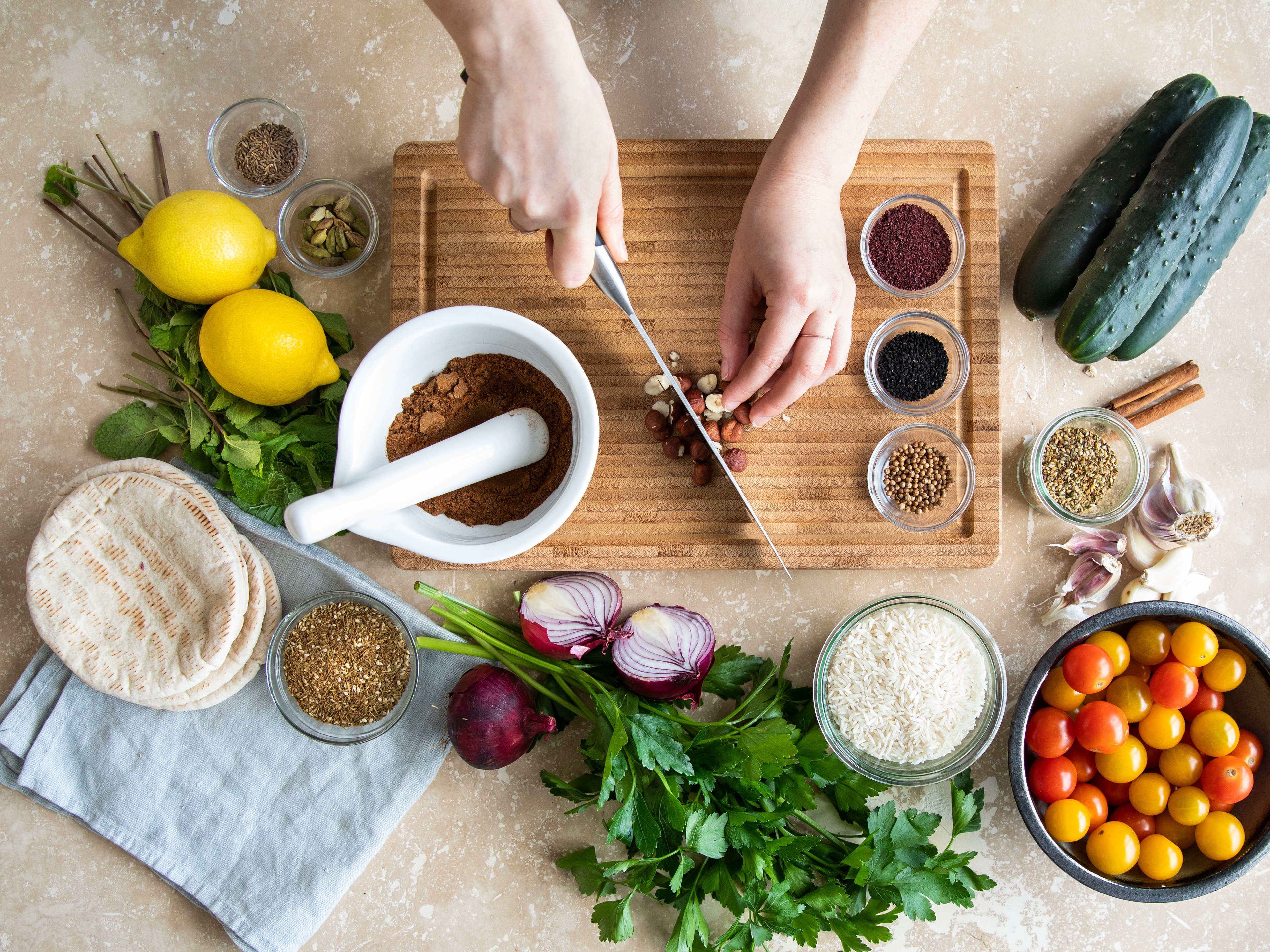 Selbstgemachte Gewürzmischungen und köstliche Rezepte: Entdecke die nahöstliche Küche zu Hause