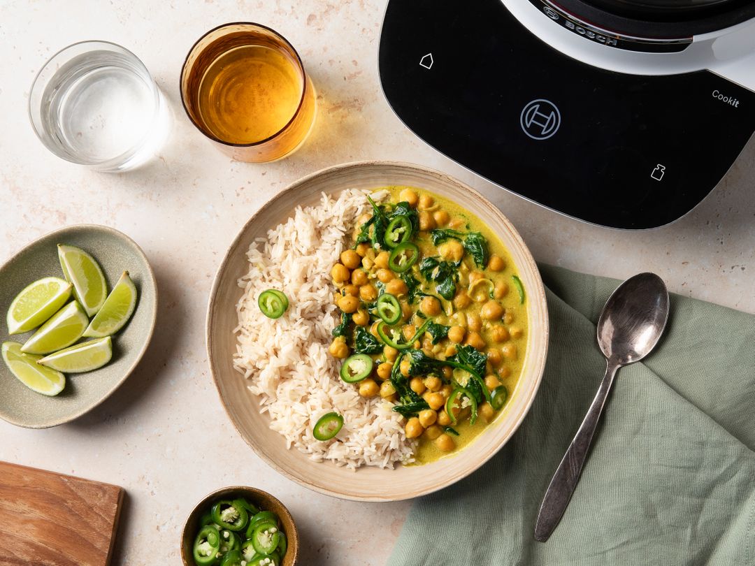 One-pot creamy chickpea and spinach curry