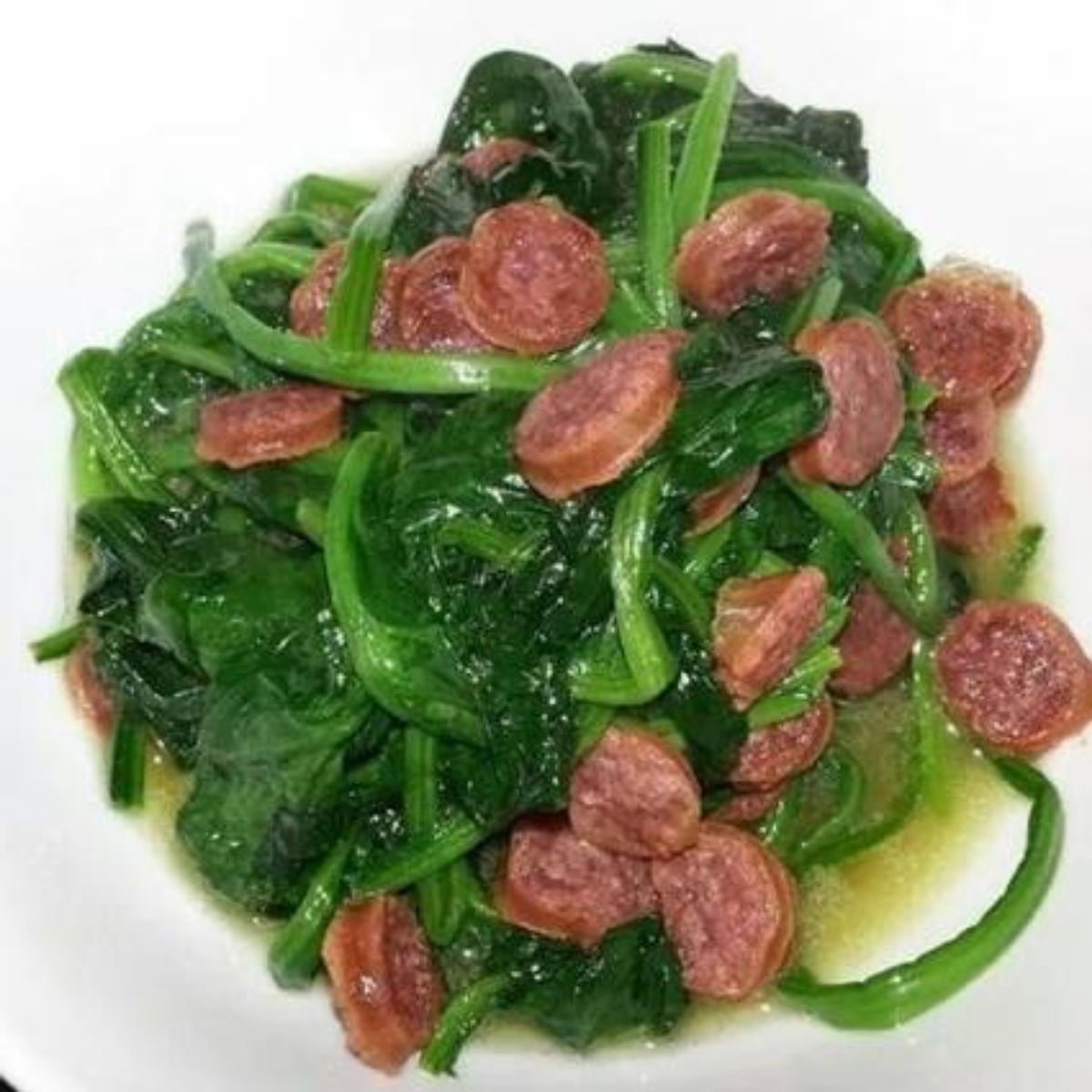 Spinach with sausage | Recipe | Kitchen Stories
