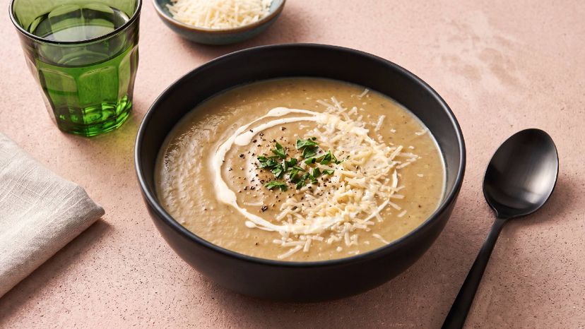 Samtige Auberginensuppe für kühle Herbsttage