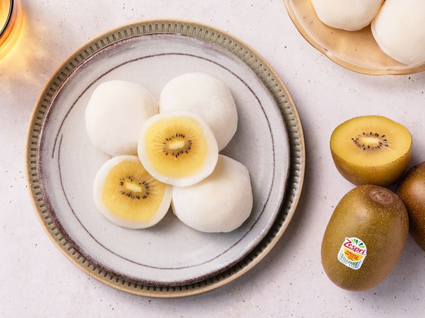 Goldene Kiwi-Mochi
