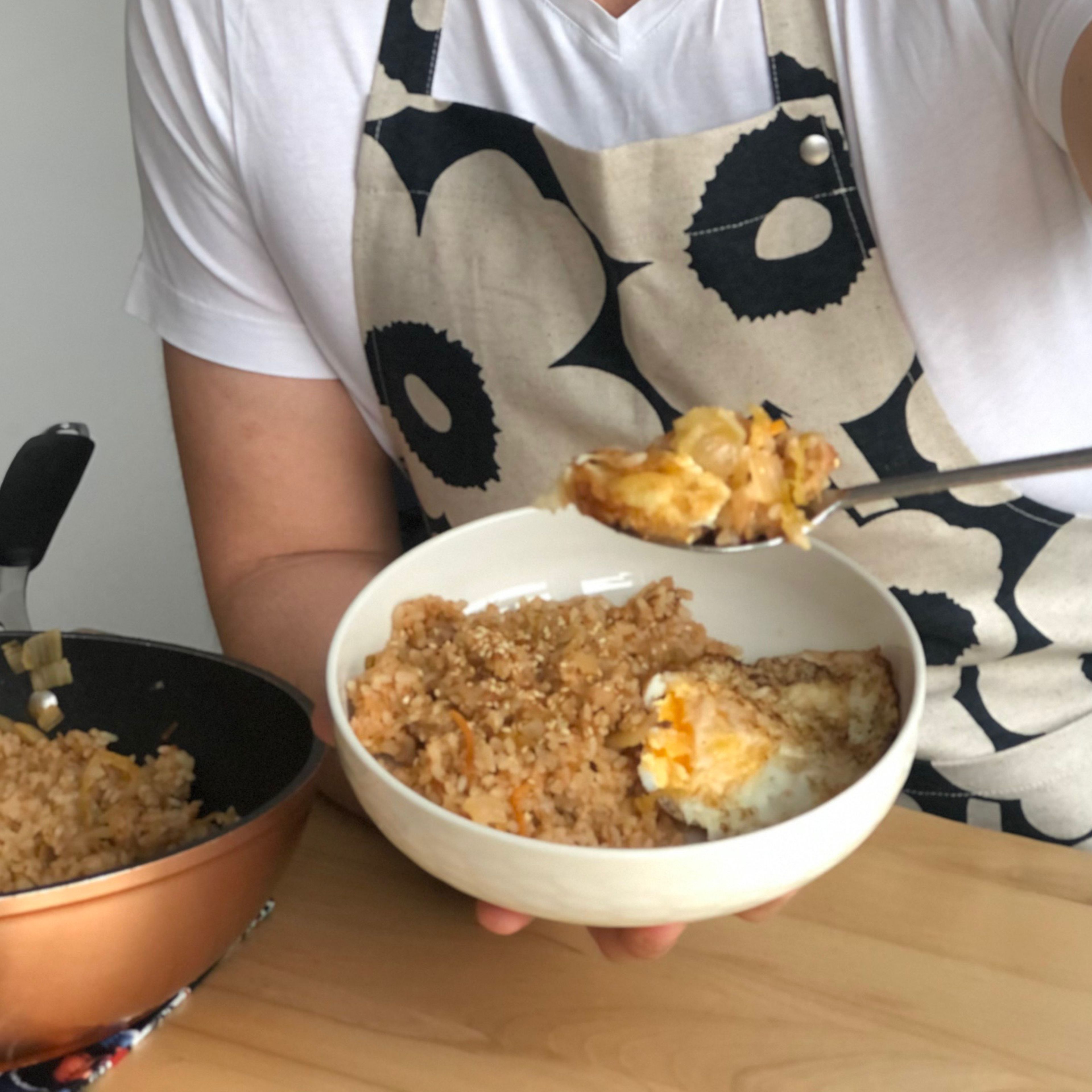 To top off the kimchi fried rice, I like to add toasted sesame seeds, roasted seaweed, and a fried egg on top (one per serving). Hope you all enjoyed this recipe!