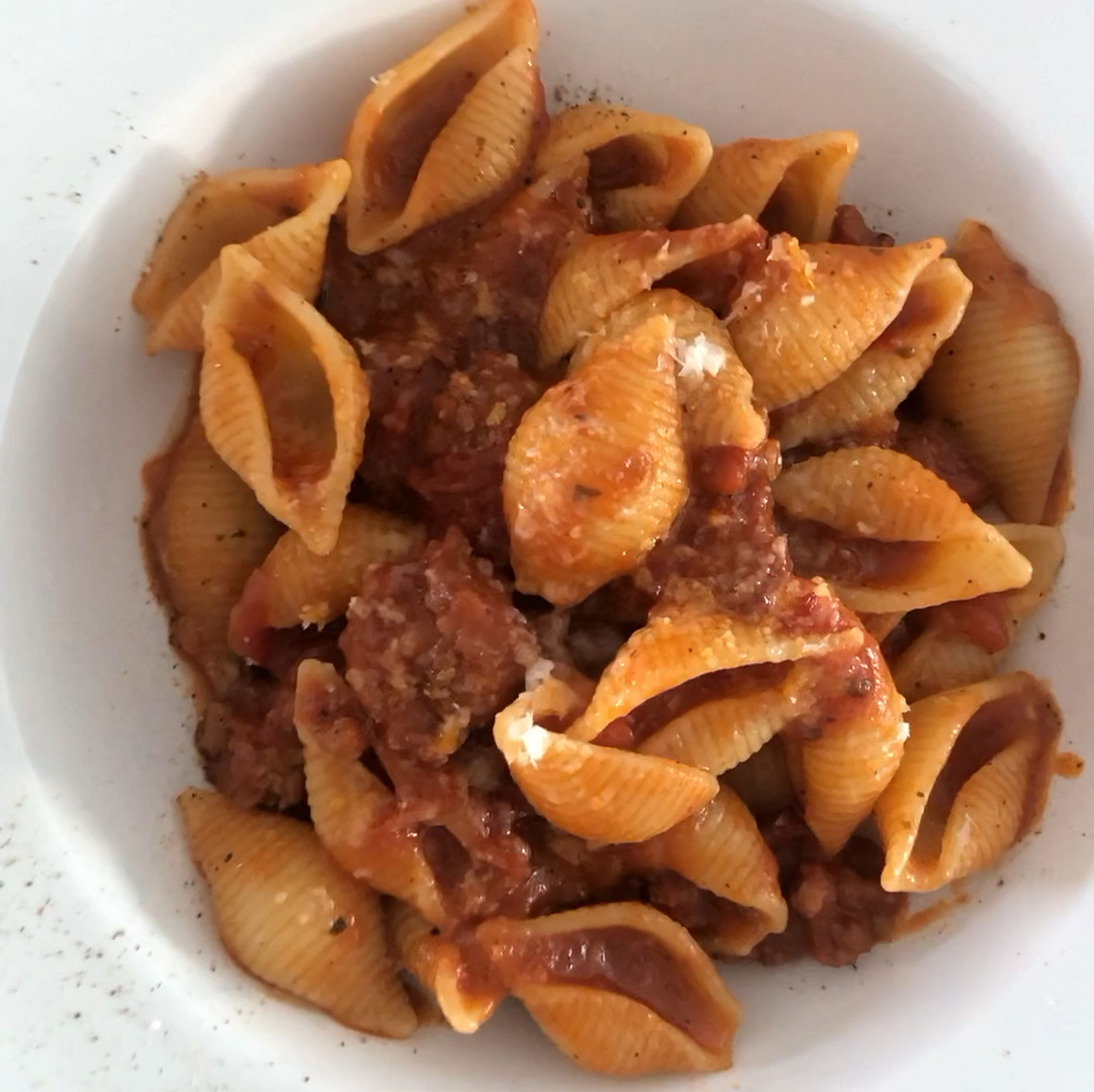 Mit frischen Pfeffer und Parmesan serviert genießen. Happy Cooking!