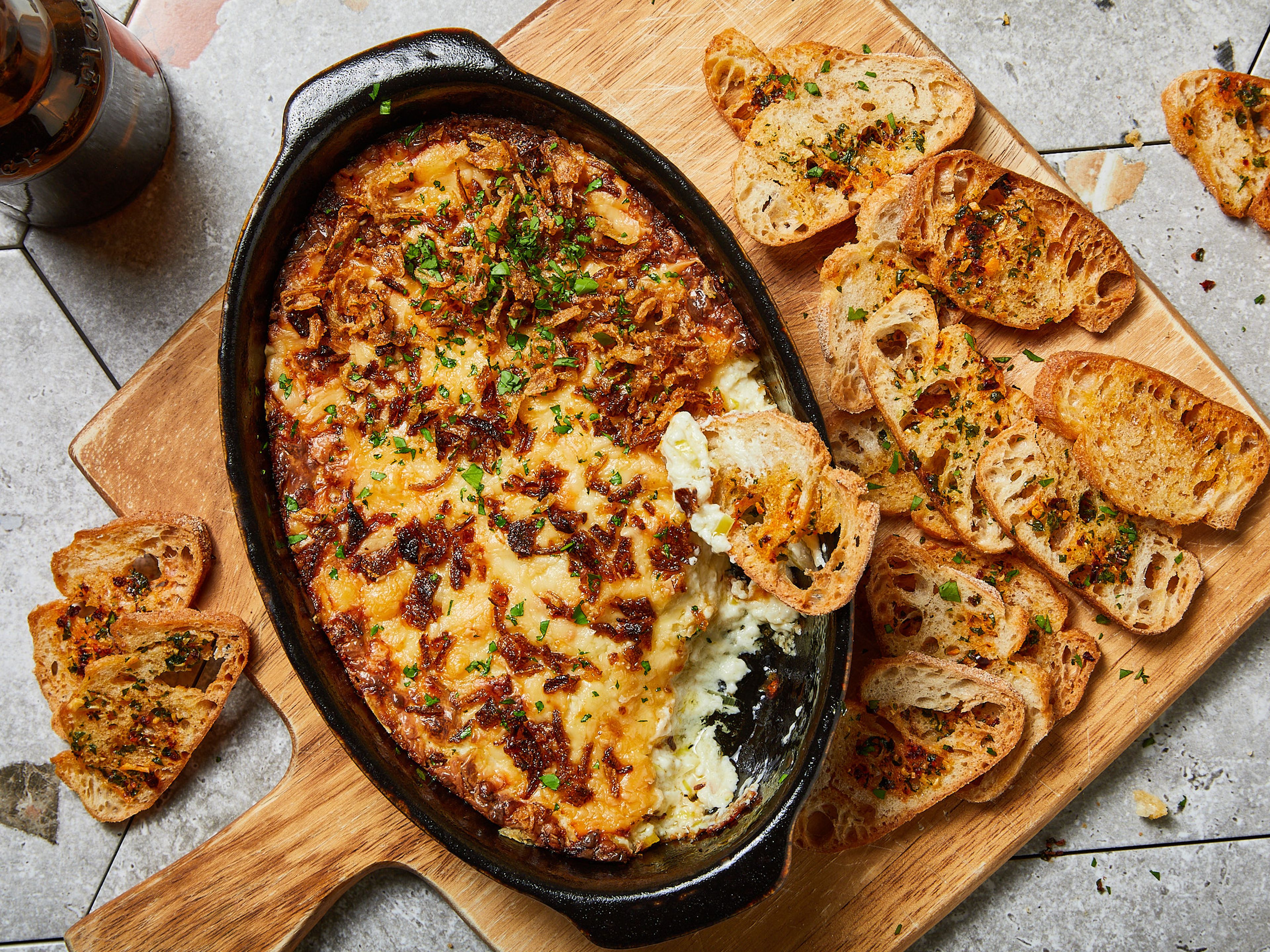 Hearty three-cheese leek dip from the oven