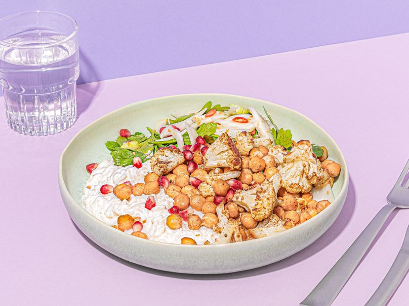 Kichererbsen-Bowl mit Lughurt-Reis und Fenchelsalat