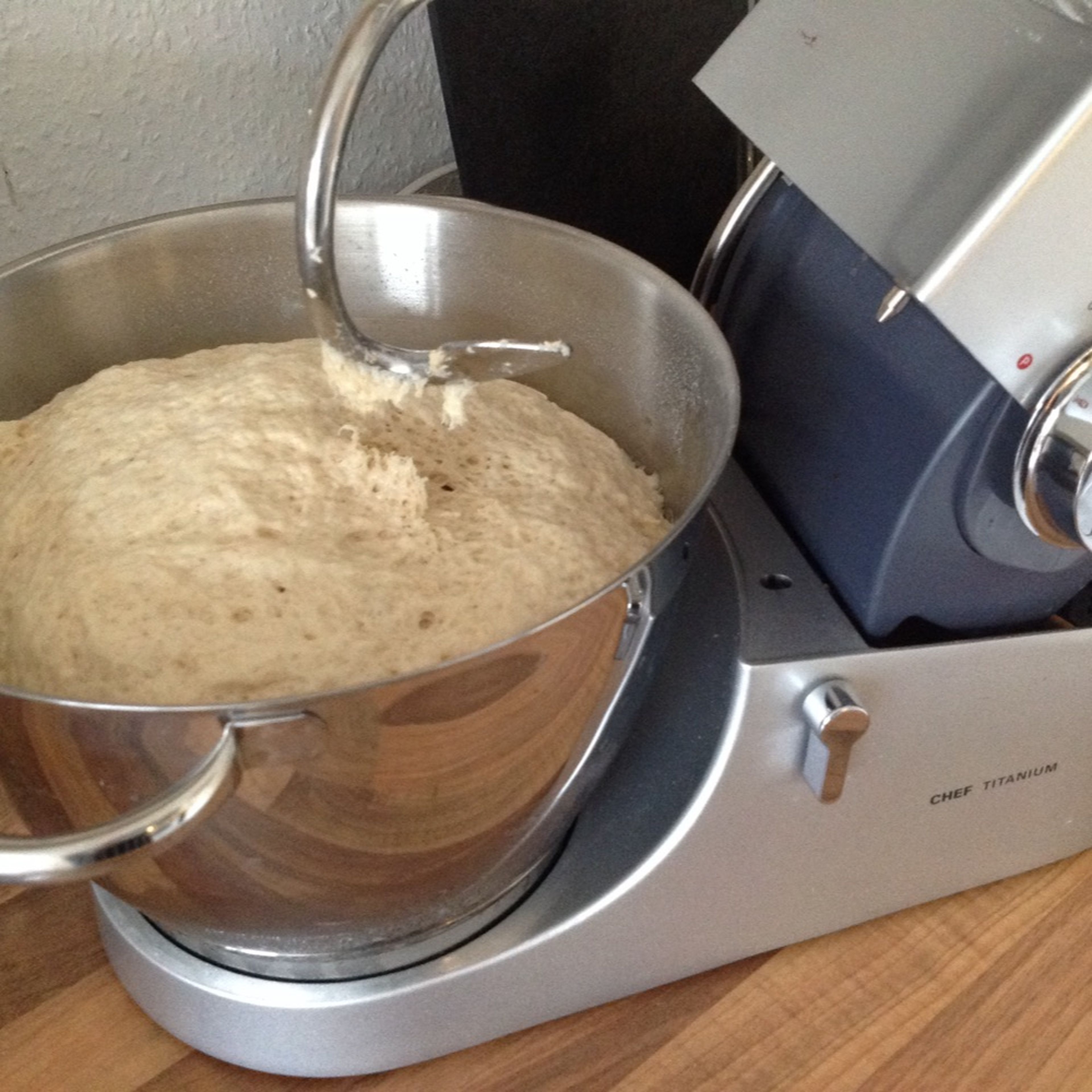 Add margarine, remaining sugar and salt, and knead the dough until smooth. Set aside for approx. 30 min. more.