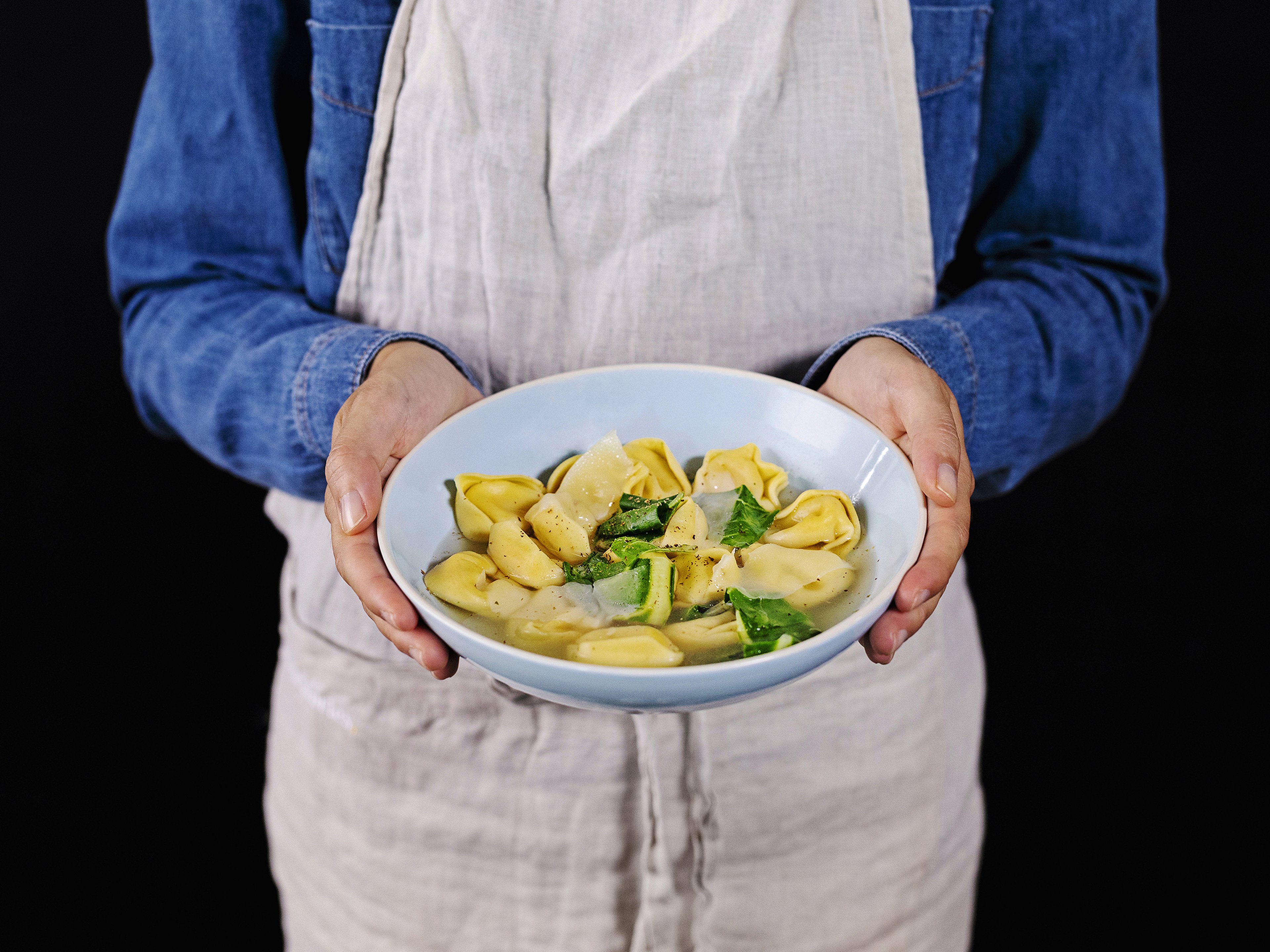 Käse-Tortellini in brodo mit 5 Zutaten