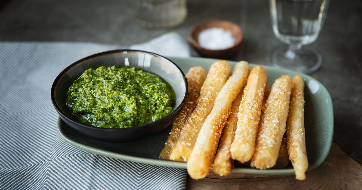 Black salsify fries with hazelnut gremolata Recipe Kitchen Stories