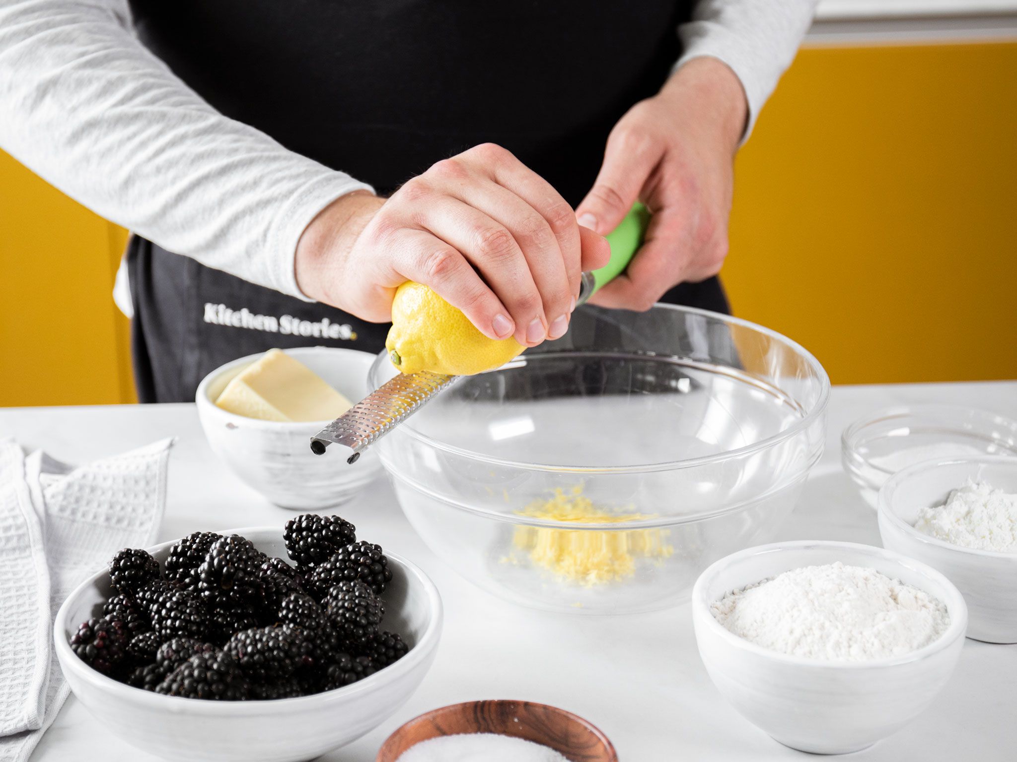 Blackberrybay leaf jammy dodger cookies Recipe Kitchen Stories