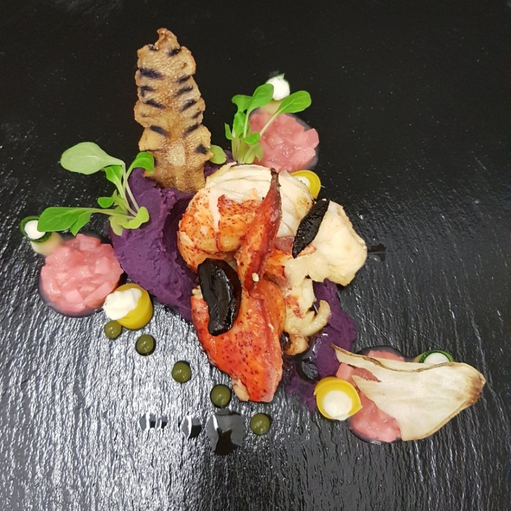 Hummer mit Radischen und Süßkartoffel
