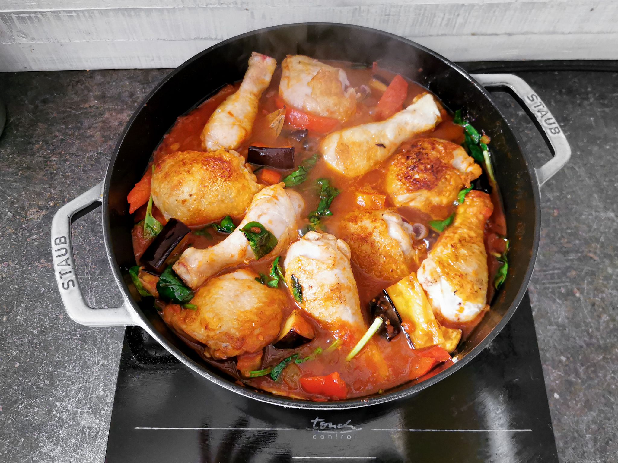 Hähnchen-Auberginen-Schmortopf | Rezept | Kitchen Stories