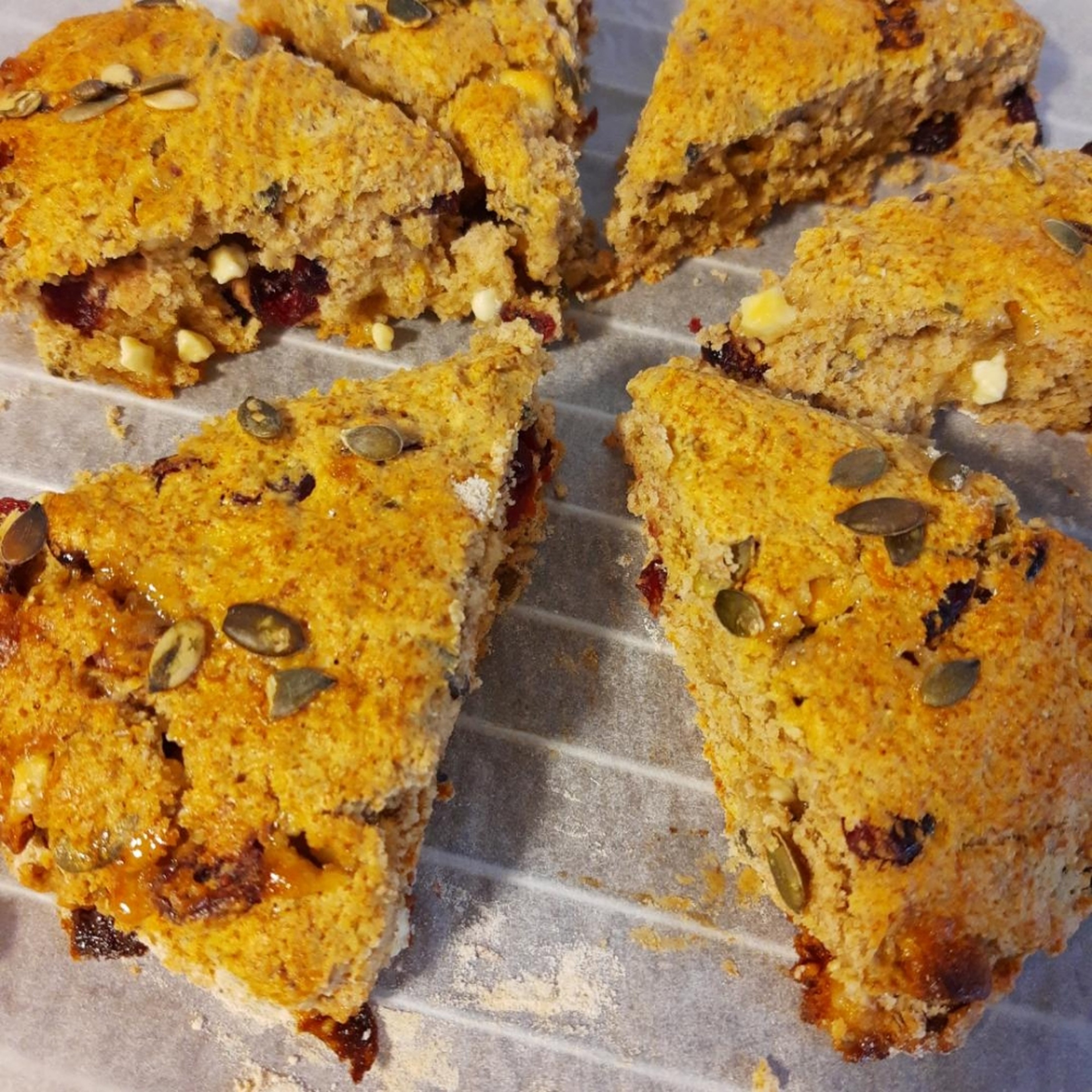 Scones with white chocolate and cranberries