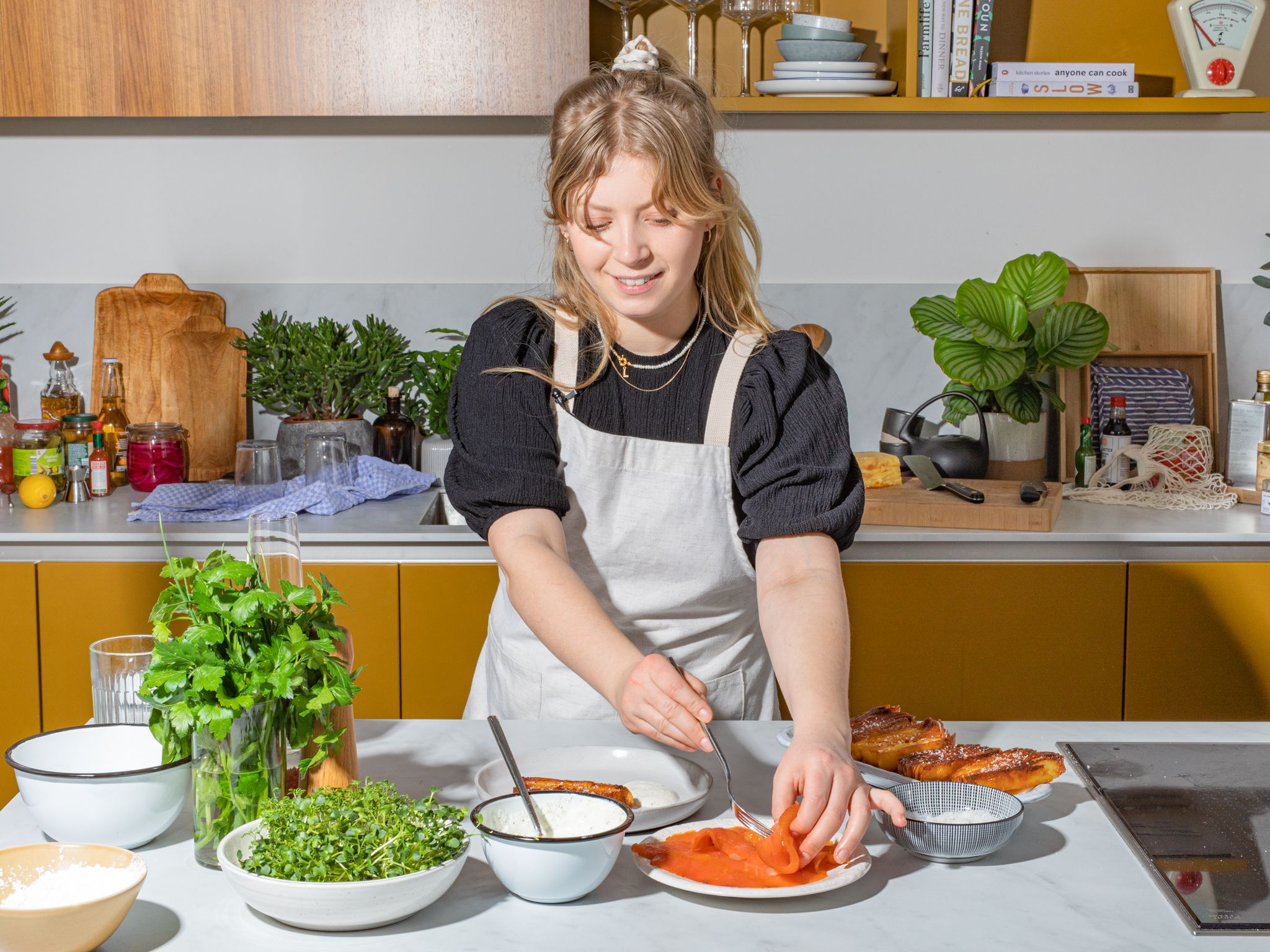 Make crispy potato stacks and smoked salmon with Hanna | Recipe ...