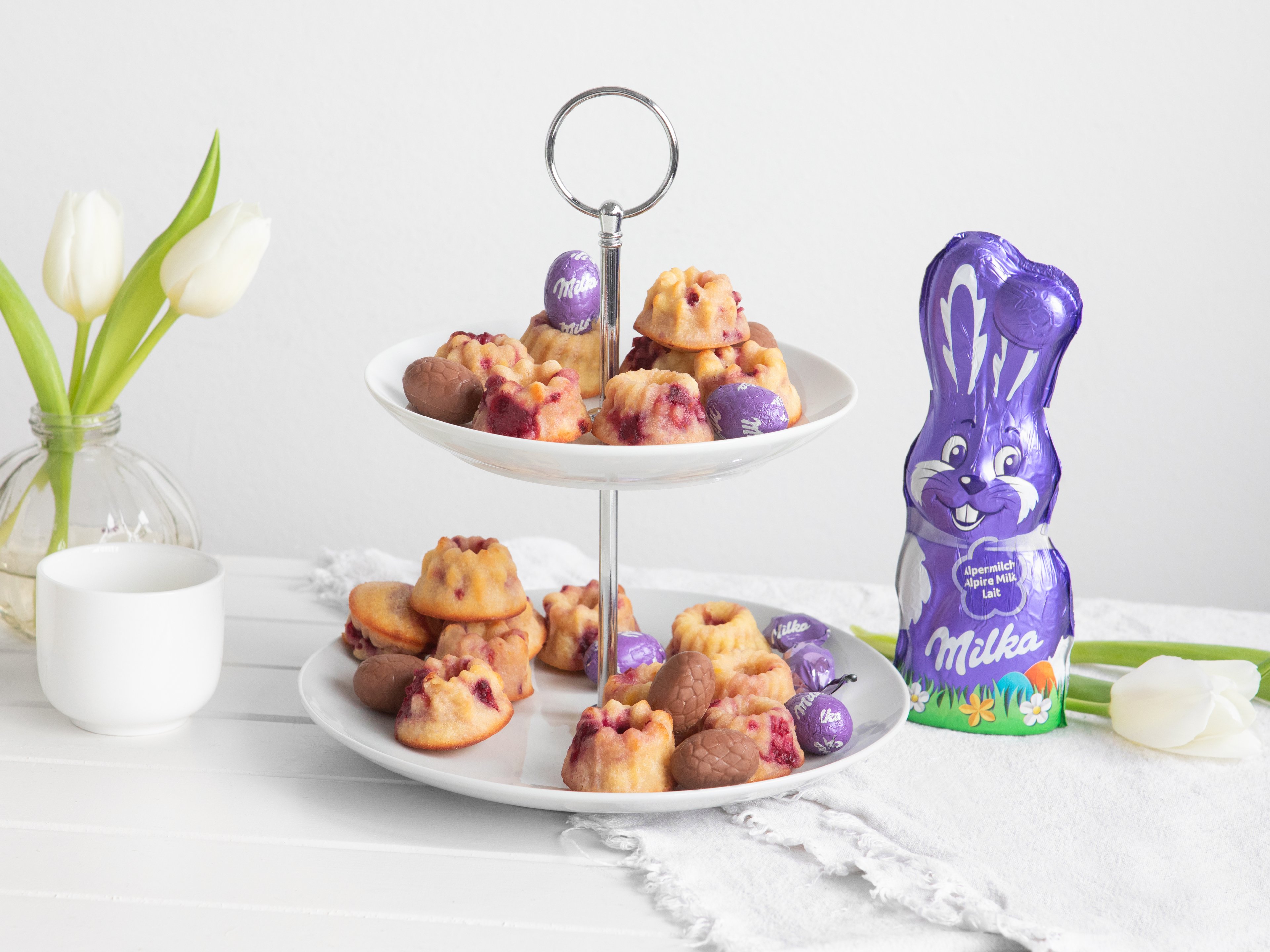 Mini-Gugelhupfe mit Himbeeren