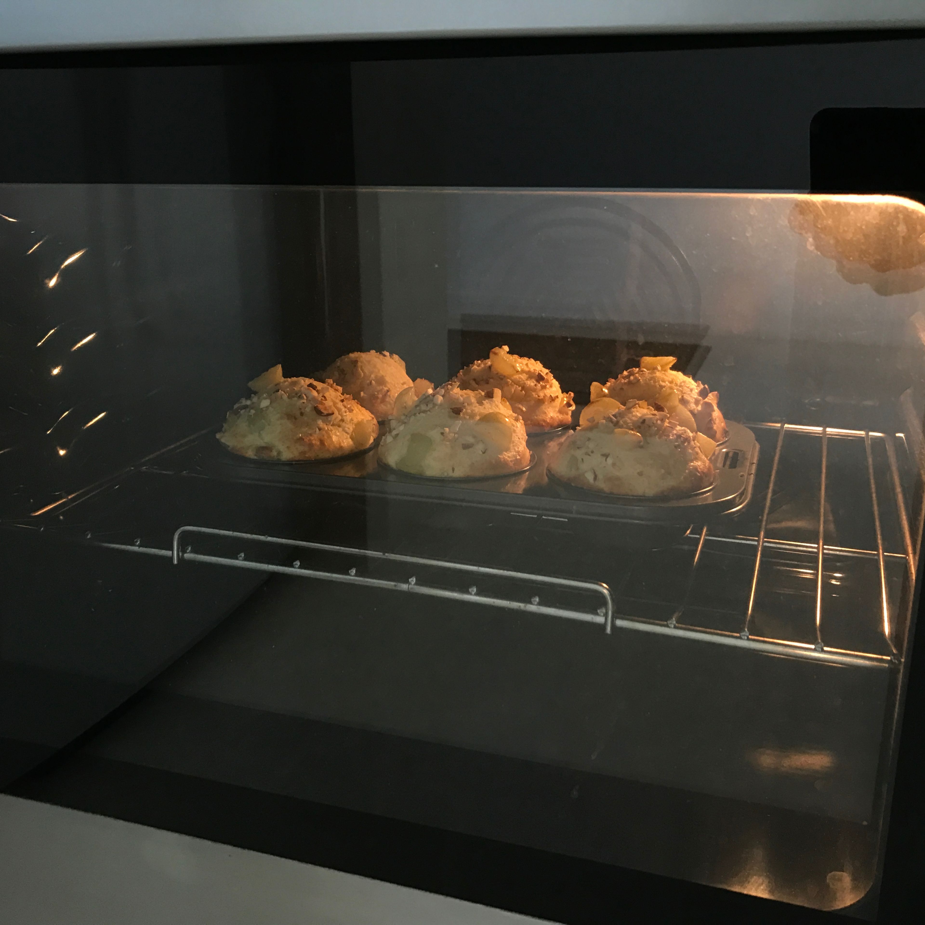 Cook the muffins in a preheated ventilated oven at 180° for about 25 minutes until the muffins are cooked evenly, always do the toothpick test.