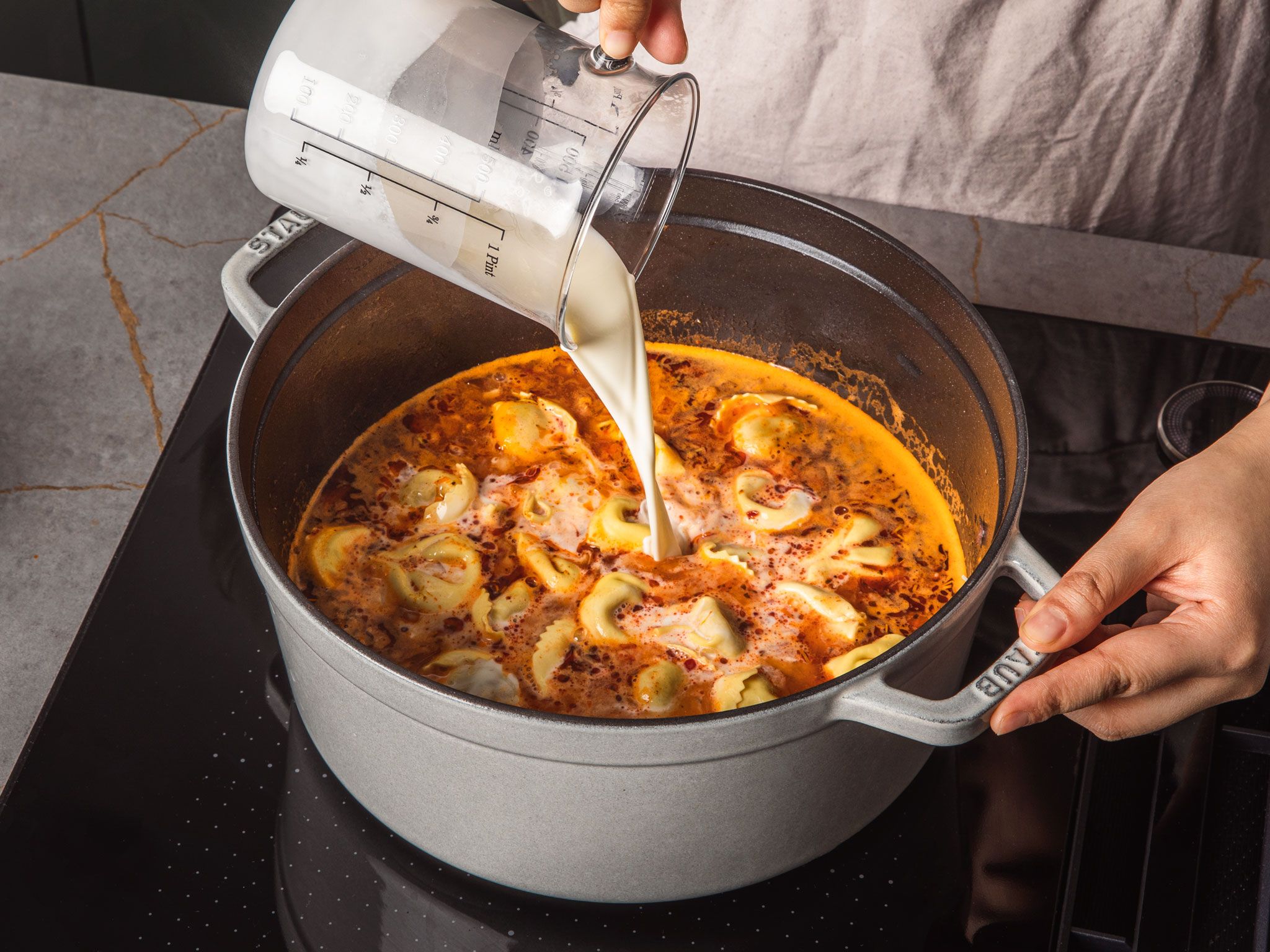 Cremige Tortellini-Suppe mit Salsiccia | Rezept | Kitchen Stories