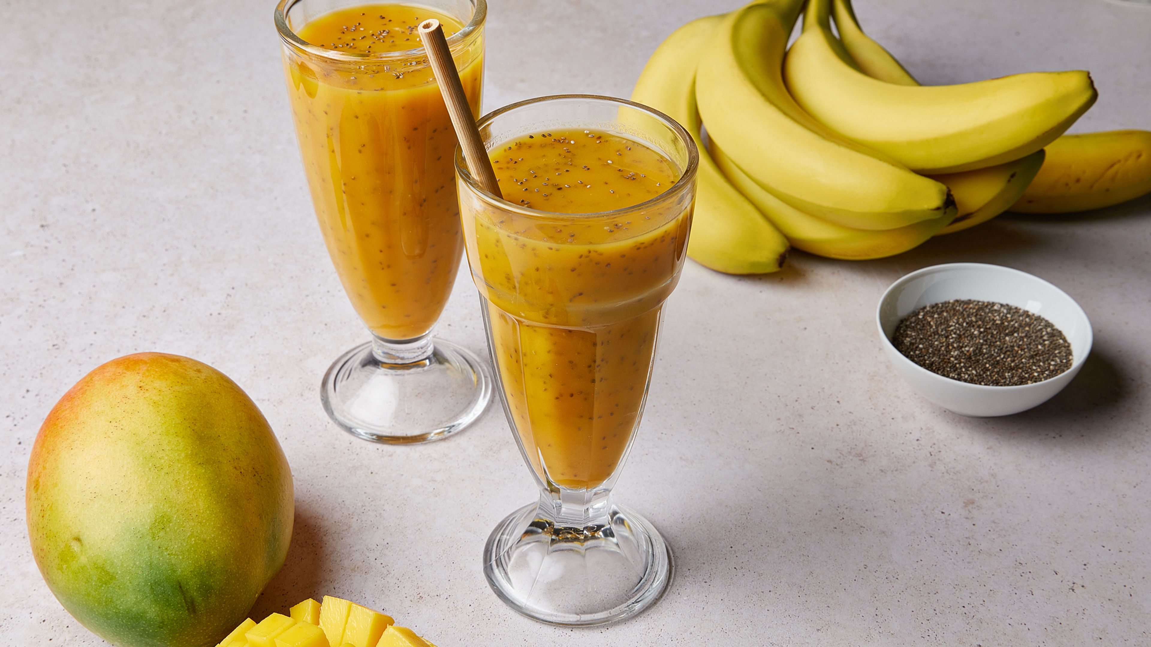 Banana, mango, and chia smoothie | Recipe | Kitchen Stories