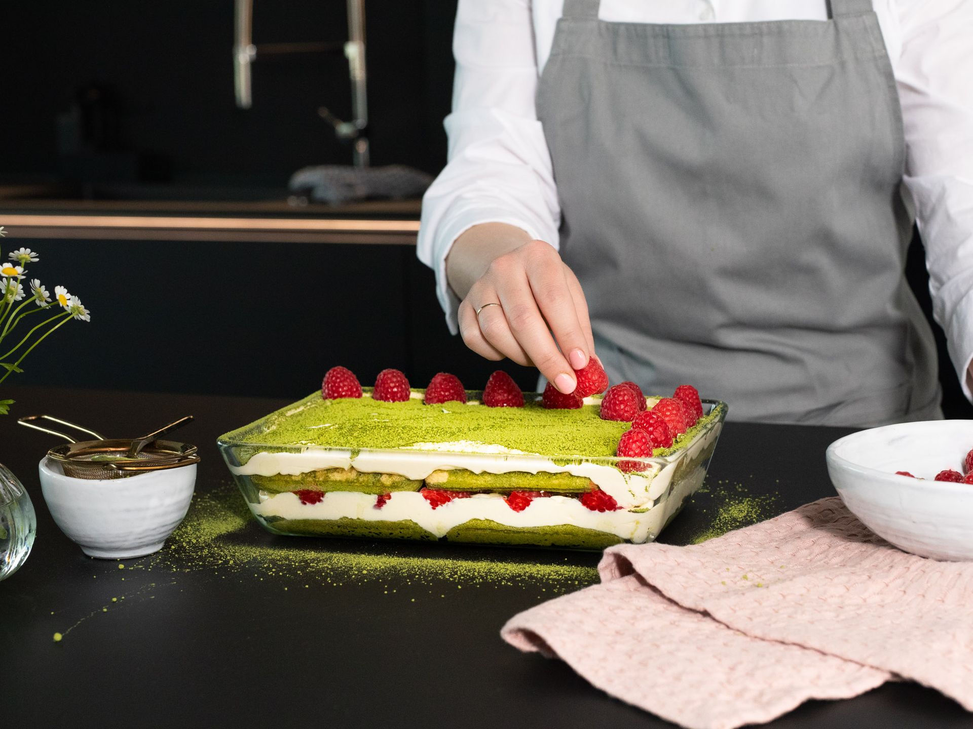 Matcha tiramisu with raspberries | Recipe | Kitchen Stories