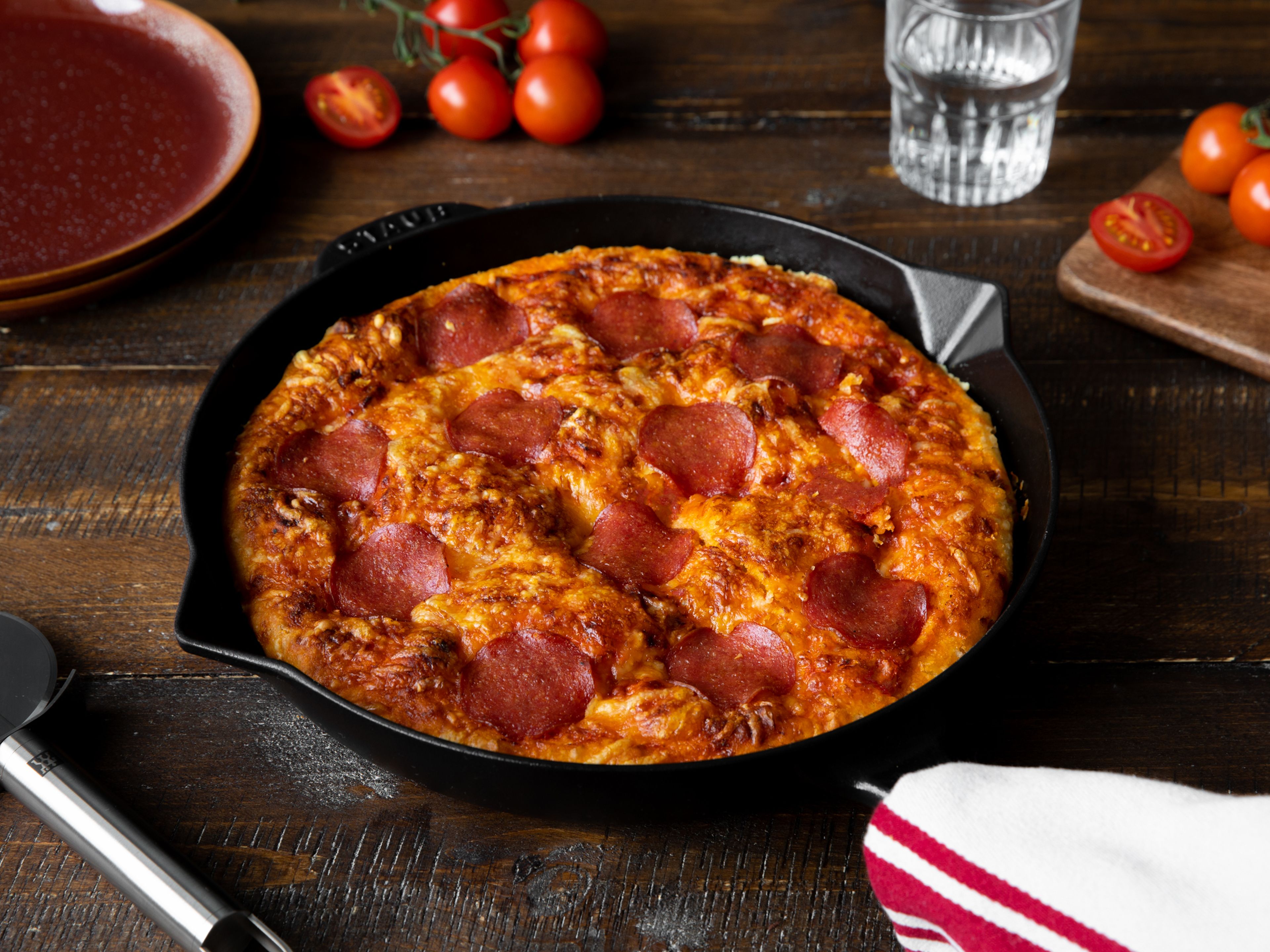 Skillet pepperoni pizza