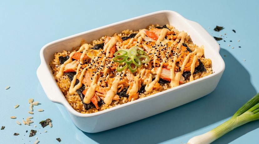 Gebackenes Sushi aus dem Ofen: So gelingt der cremige Sushi Bake