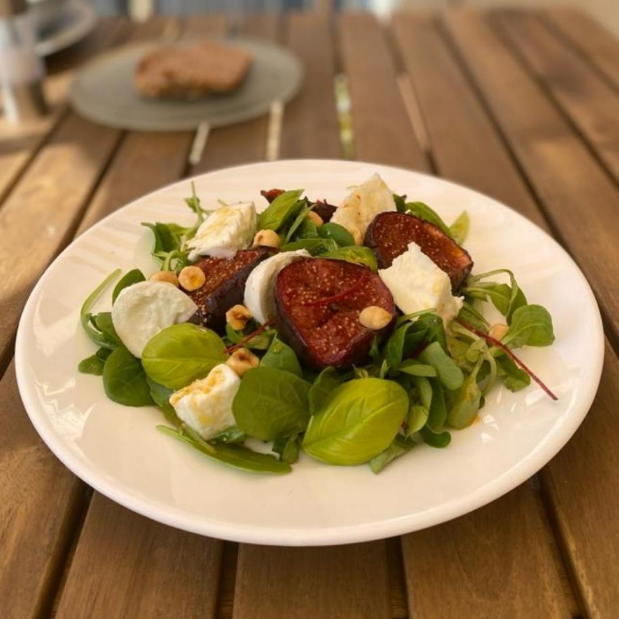 Warmer Feigensalat mit Mozzarella