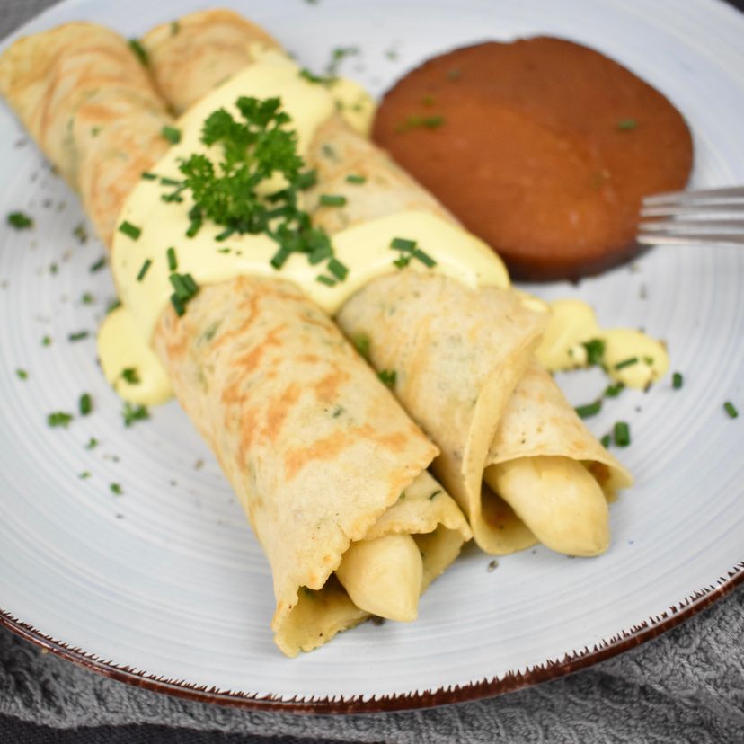 Herzhafte Spargelpfannkuchen mit Classico Smoked Seitan