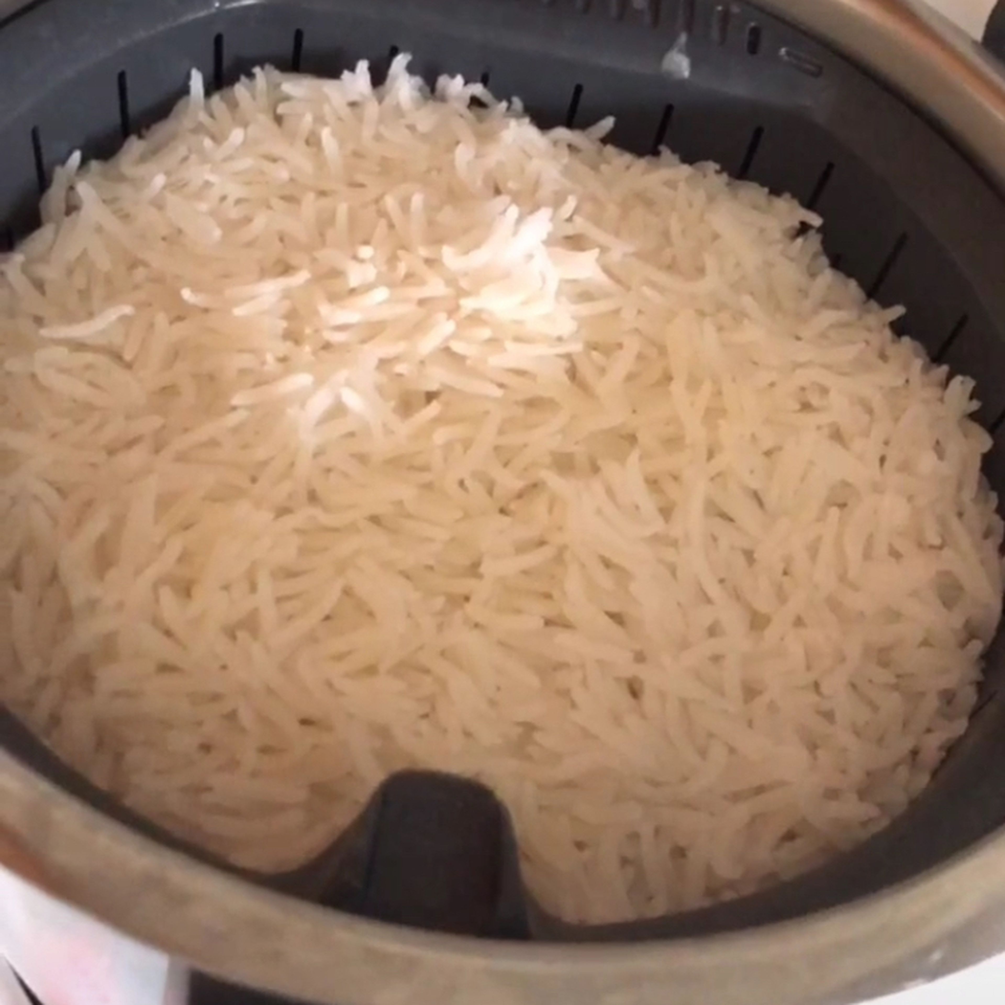 Den Reis kochen. Ich habe es mit dem Thermomix gemacht (20 min/Stufe 4).