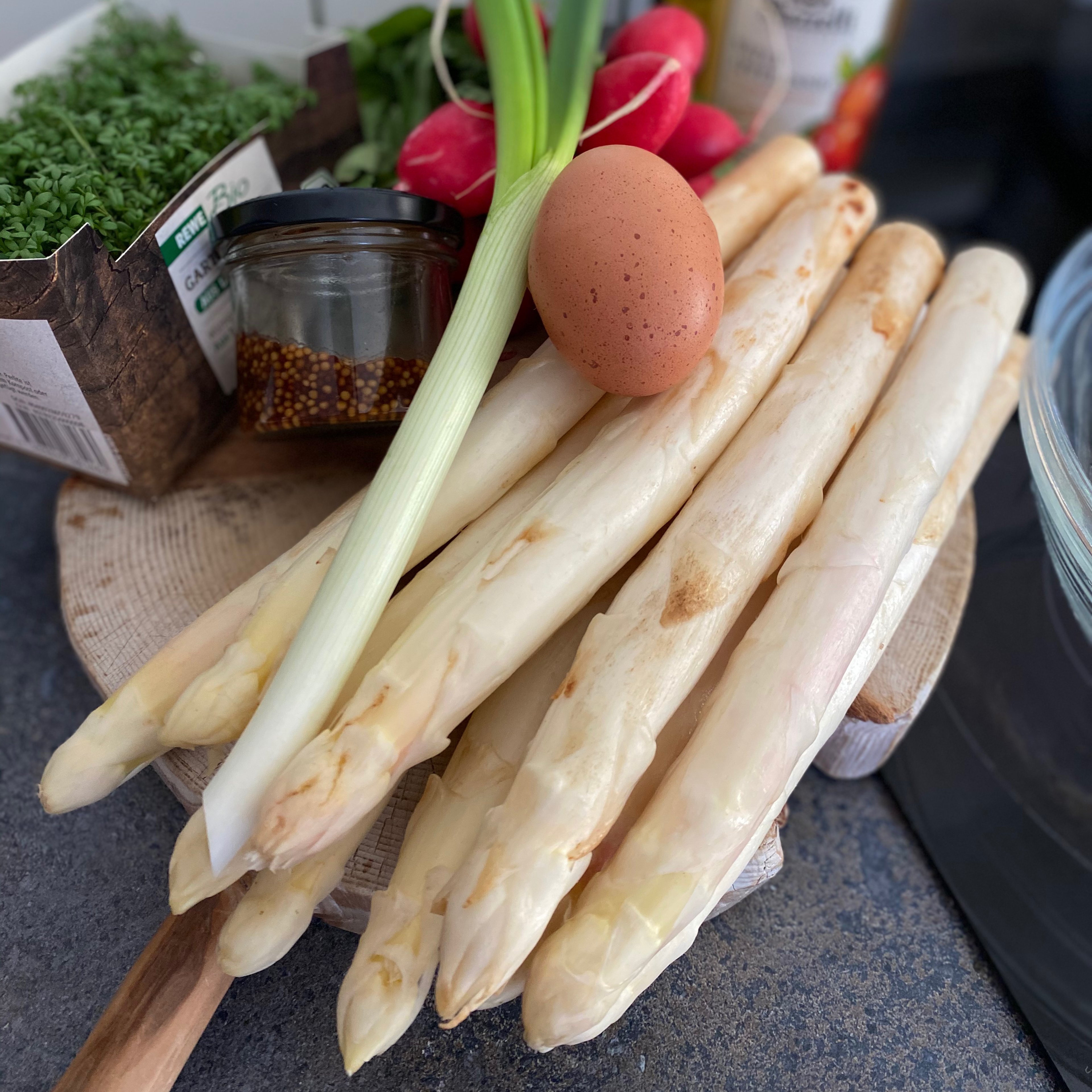 Spargel mit klassischer Vinaigrette