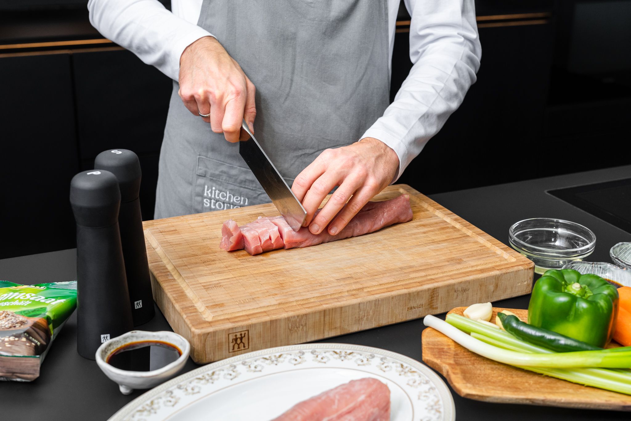 Sliced pork and carrot stir-fry | Recipe | Kitchen Stories