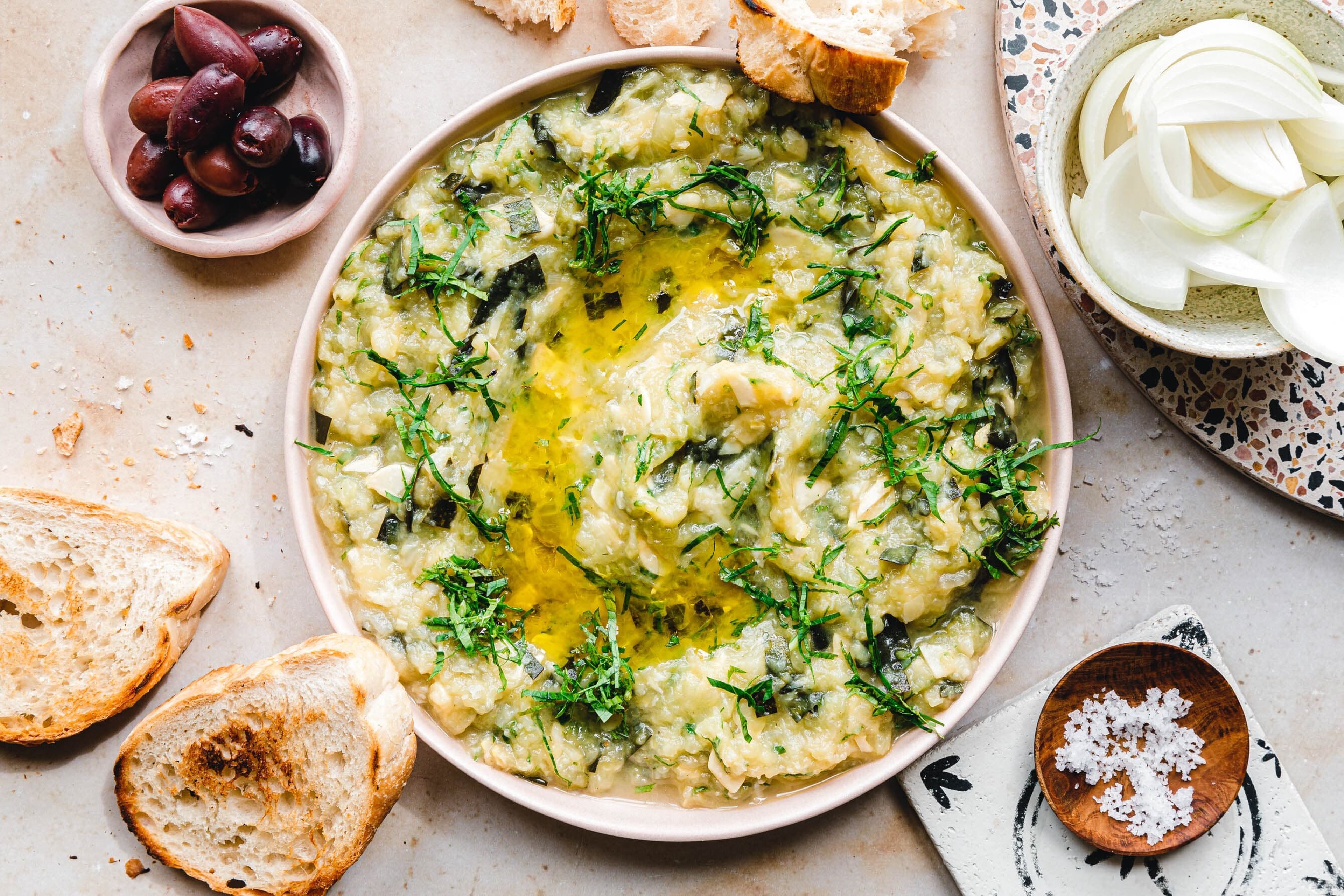 Lib el Kousa - the most delicious zucchini garlic dip