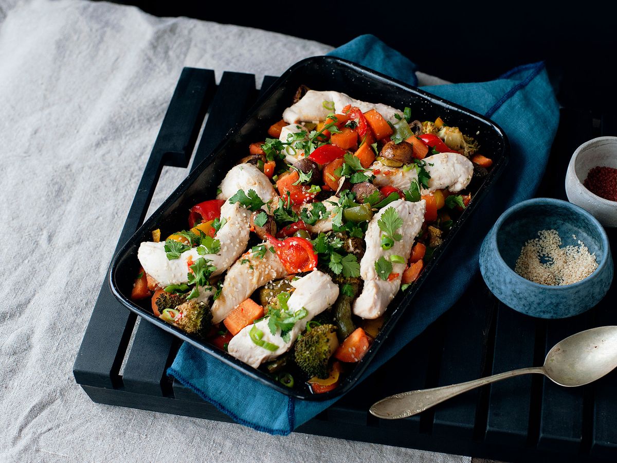 Sheet pan sesame chicken and vegetables | Recipe | Kitchen Stories