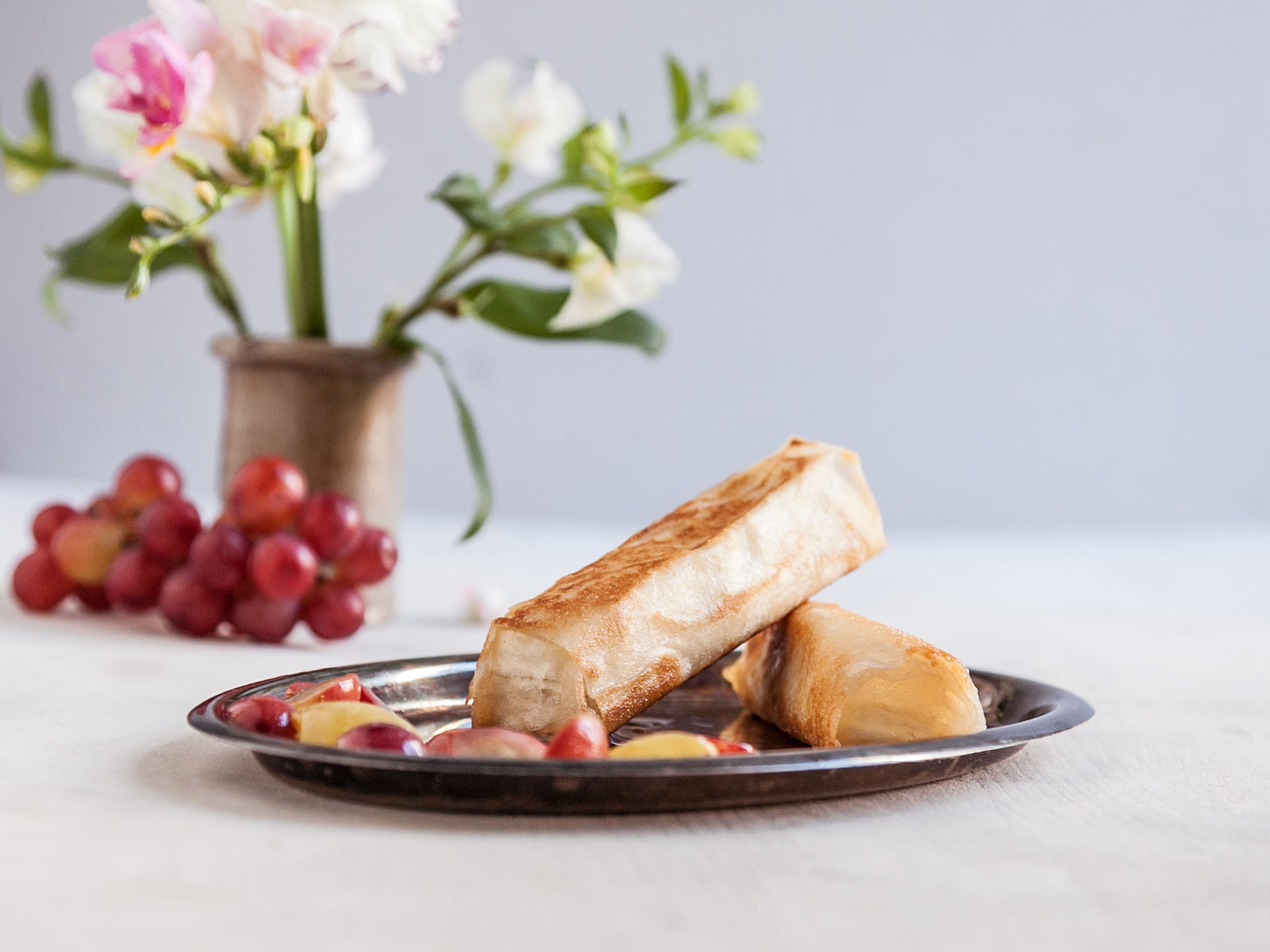 Camembert in phyllo dough with grape chutney