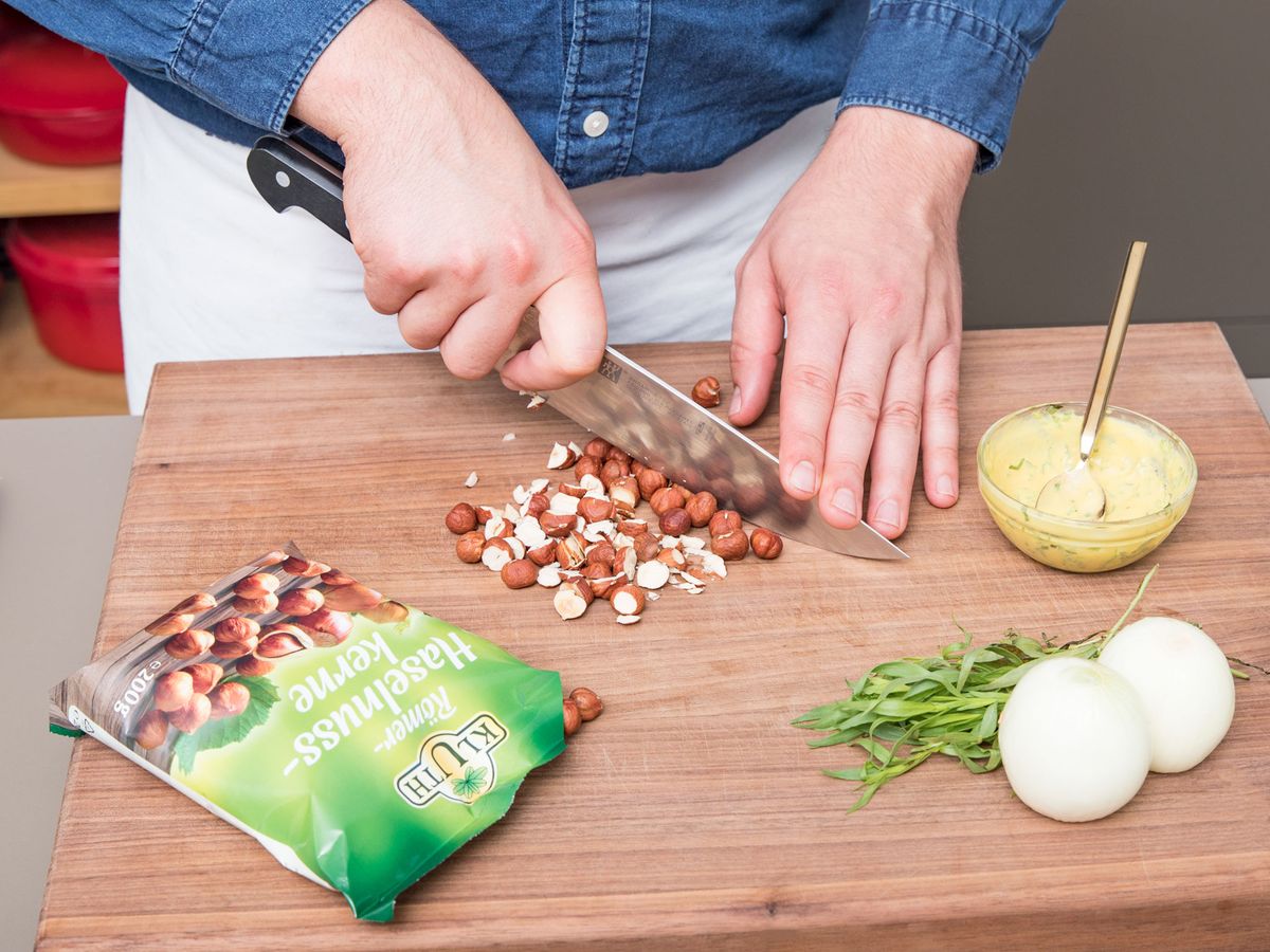Geschmortes Kaninchen mit Senf-Estragon Marinade und Semmelknödeln ...
