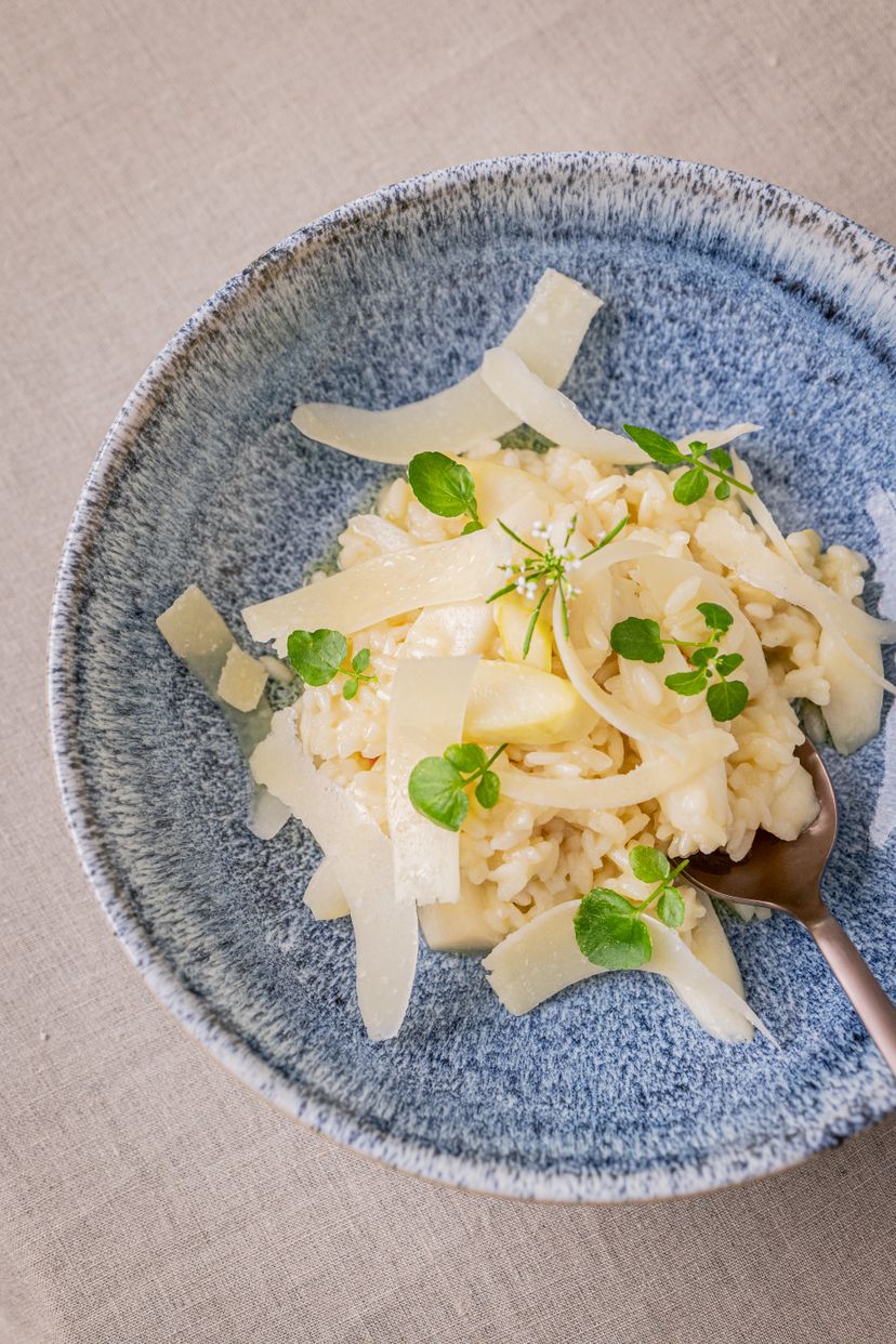 Risotto with white asparagus and watercress