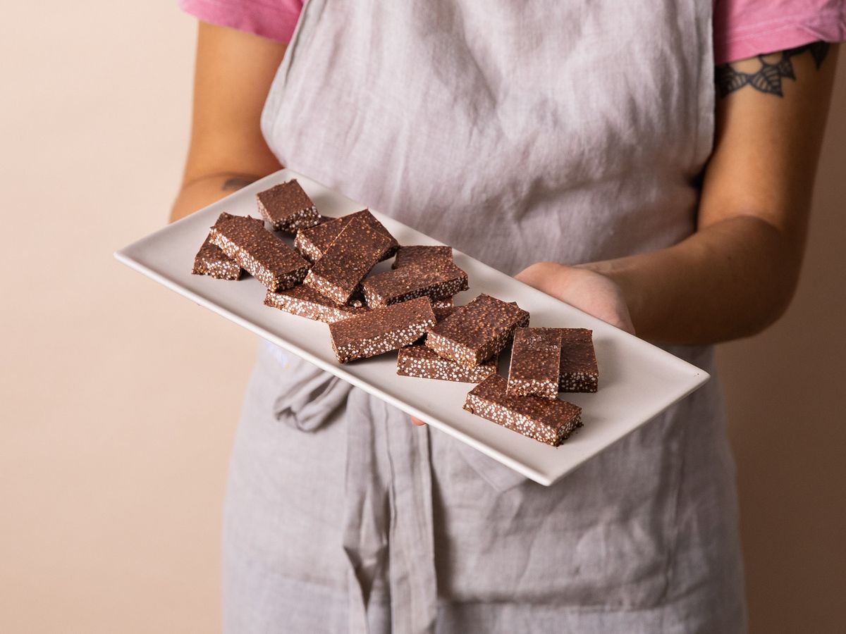 3-ingredient chocolate tahini crunch bars | Recipe | Kitchen Stories